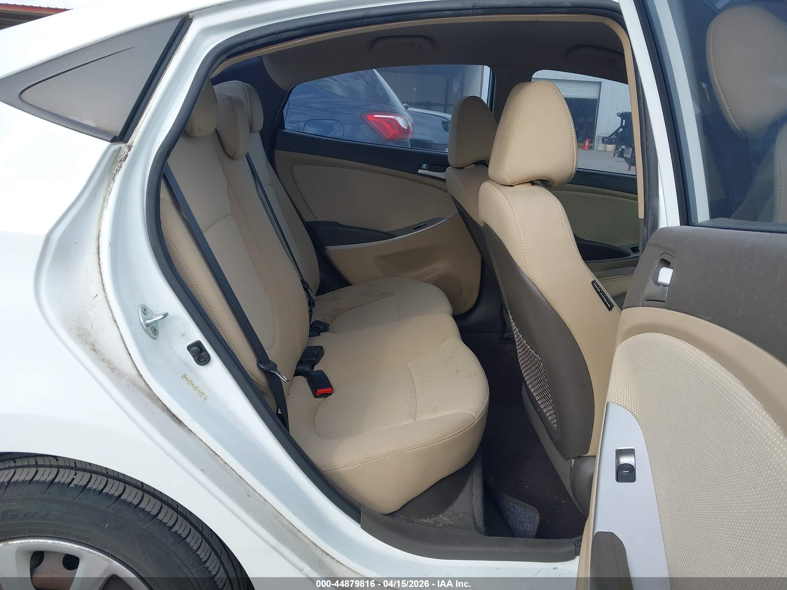 HYUNDAI ACCENT image 8