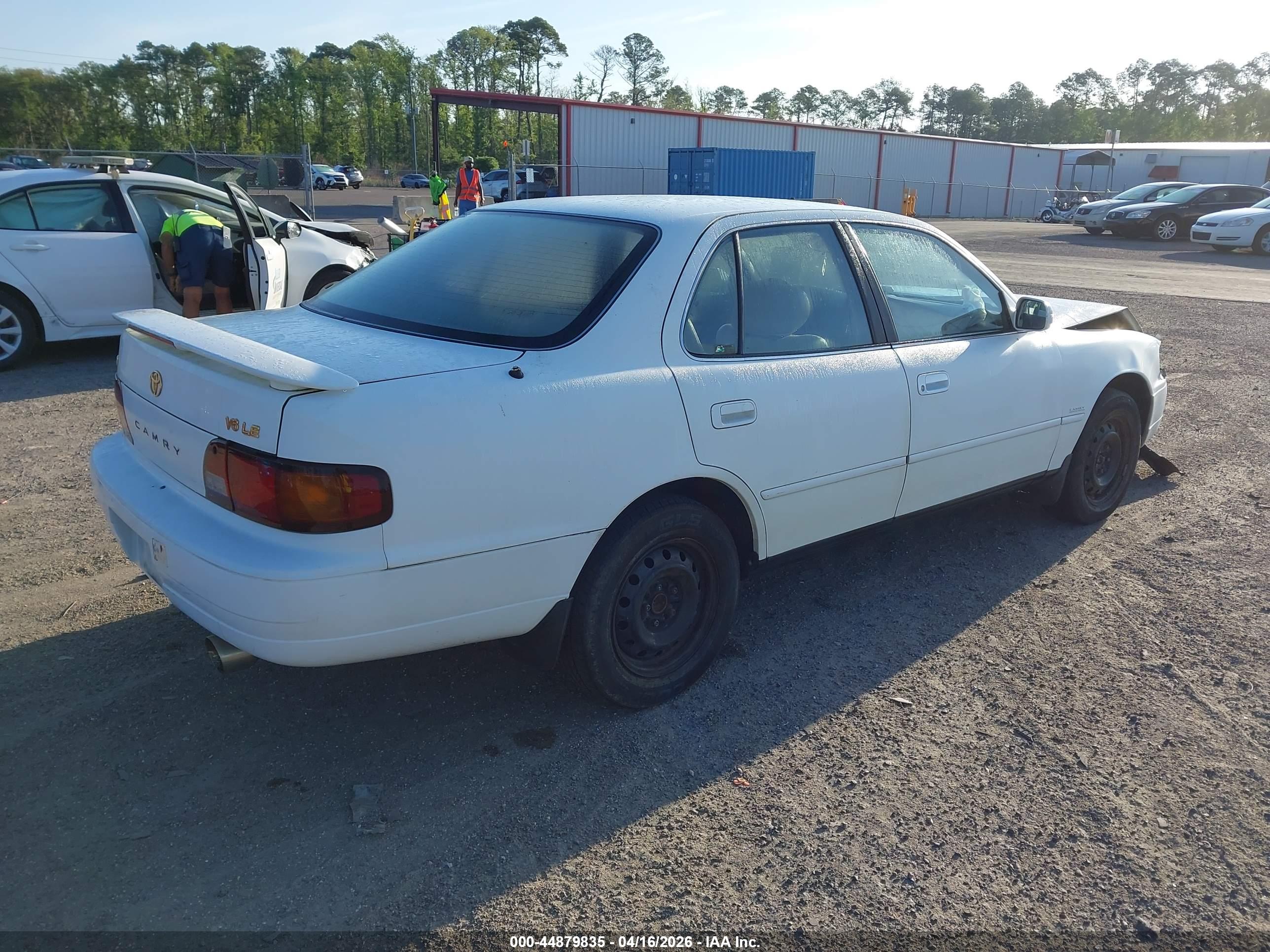 TOYOTA CAMRY image 4