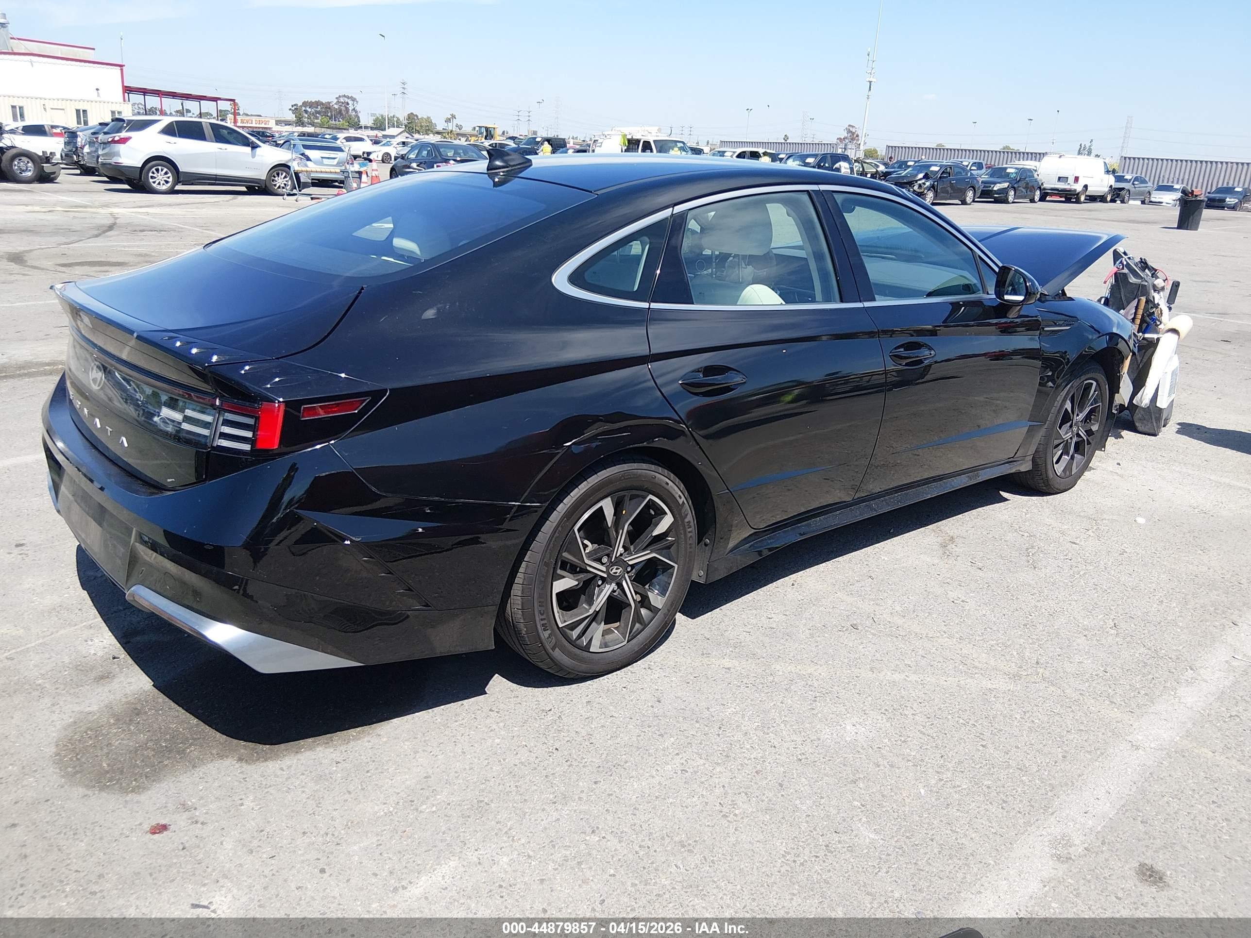 HYUNDAI SONATA image 4