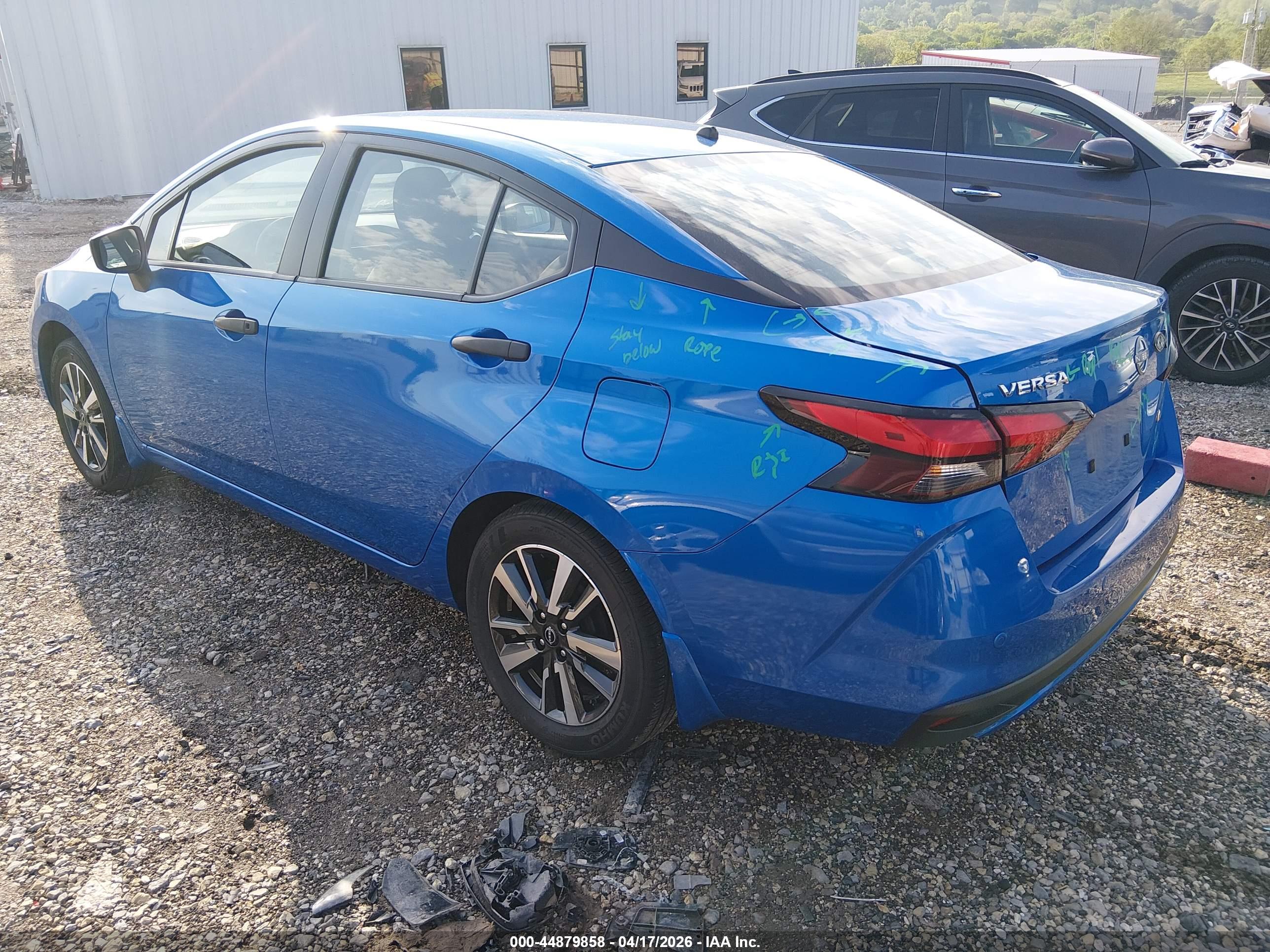 NISSAN VERSA image 3