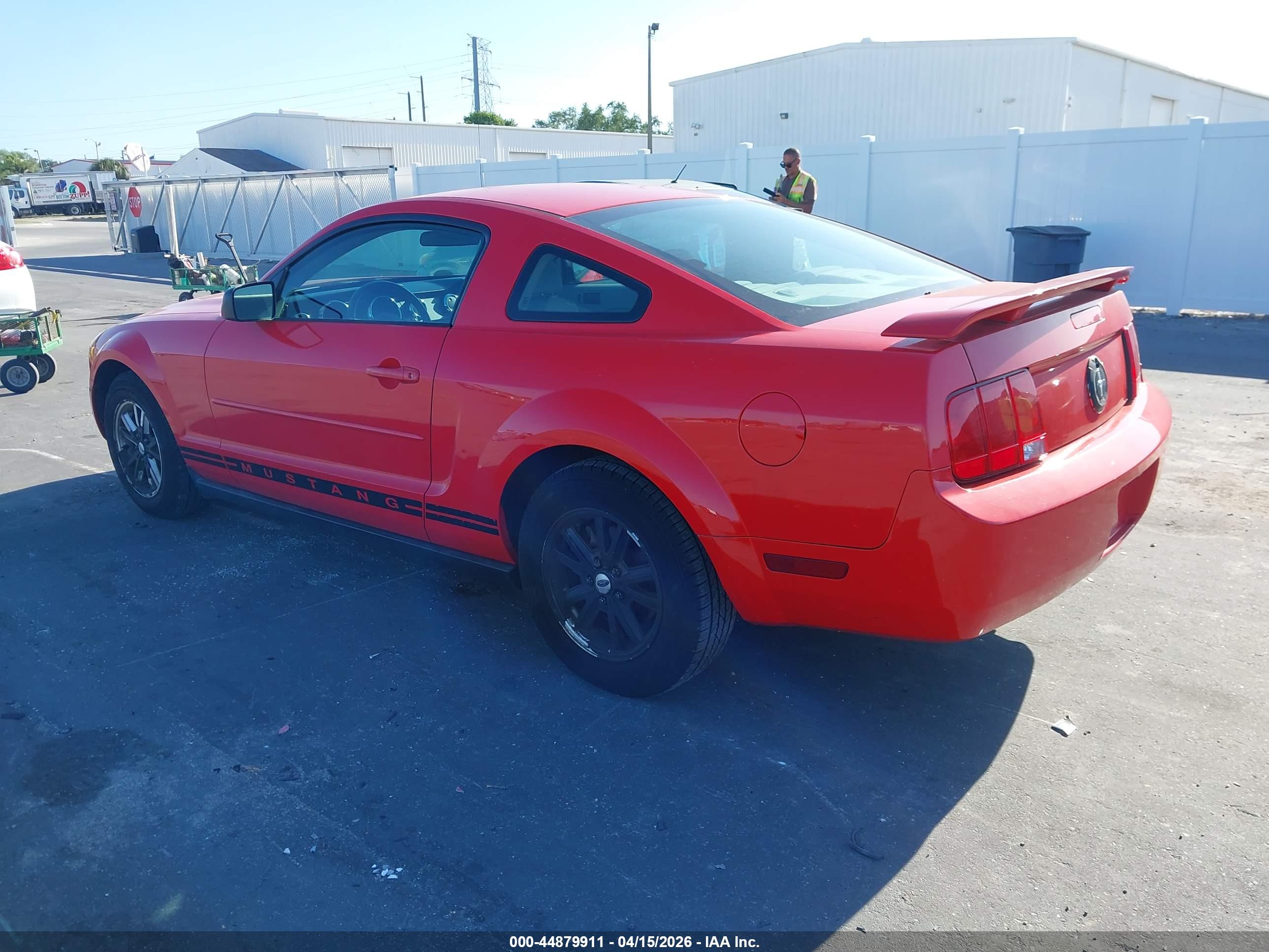 FORD MUSTANG image 3
