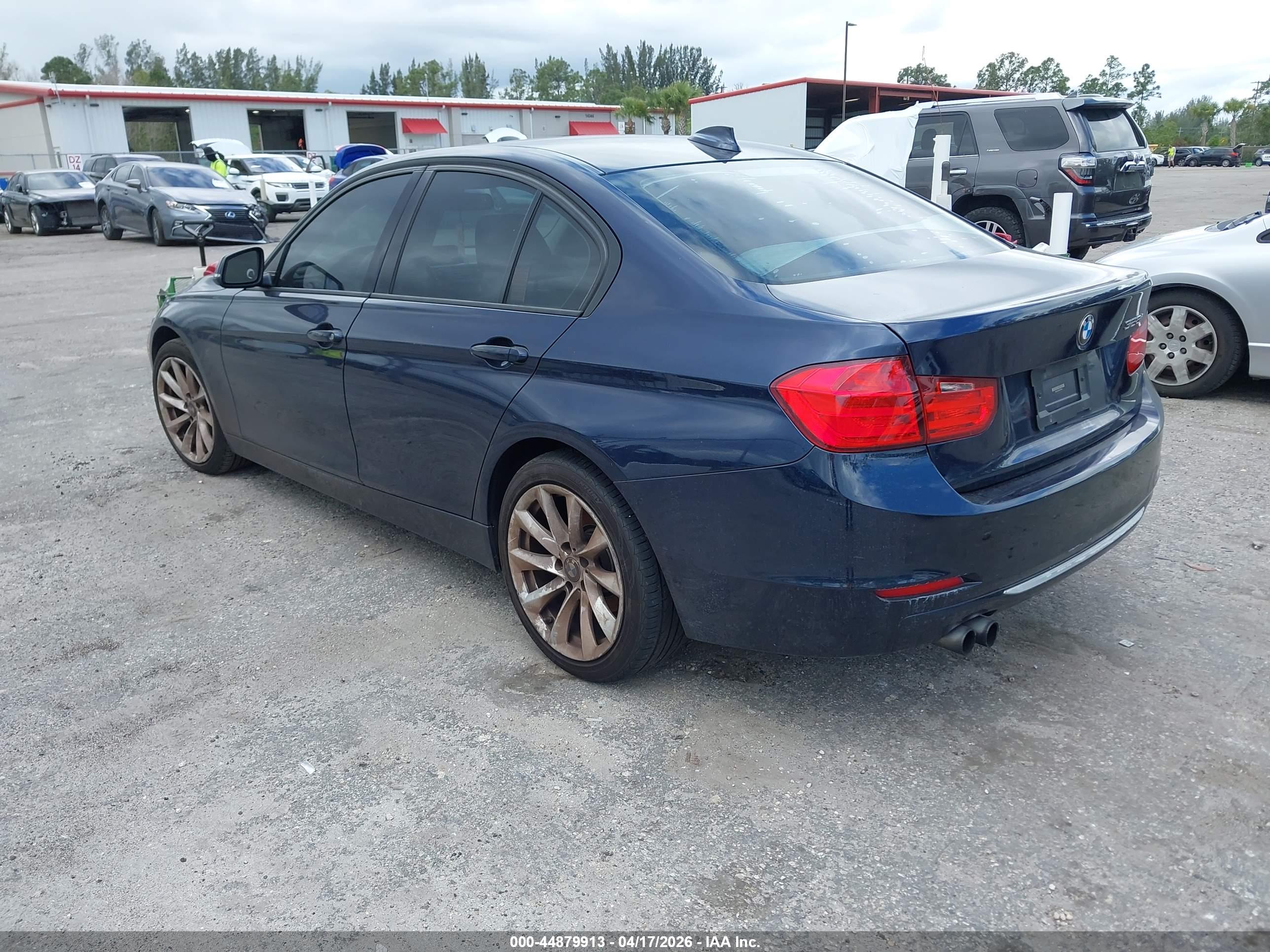 BMW 328I image 3