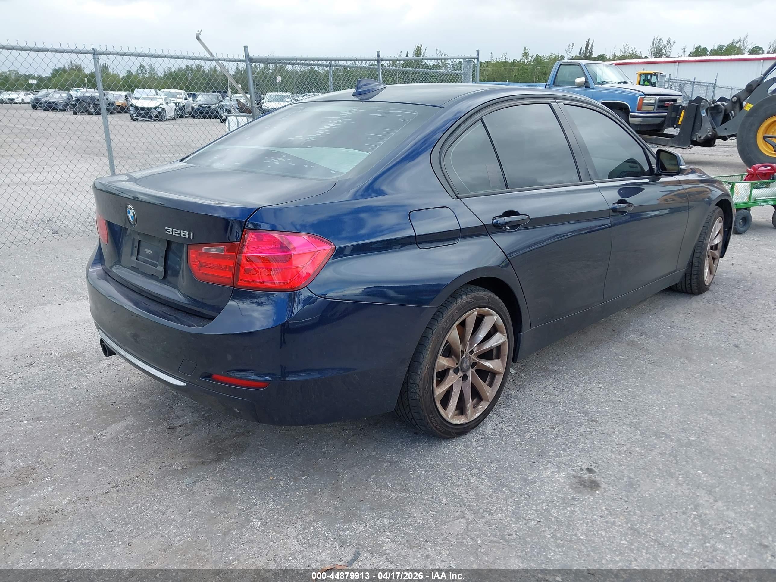 BMW 328I image 4