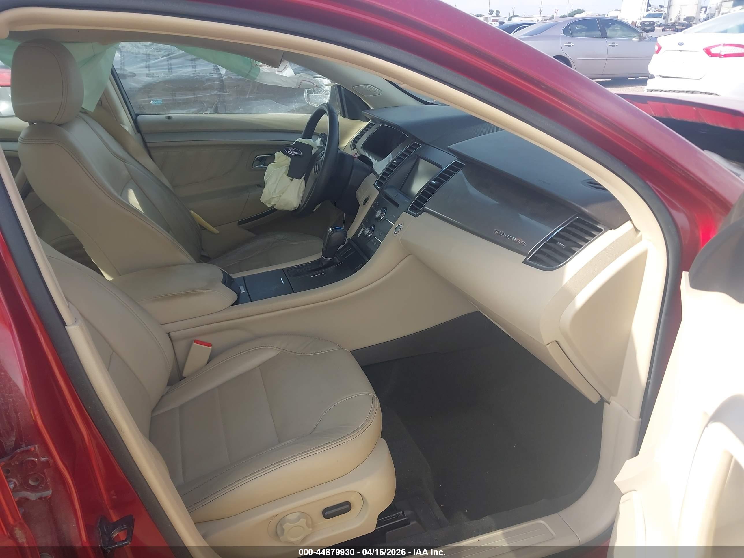 FORD TAURUS image 5