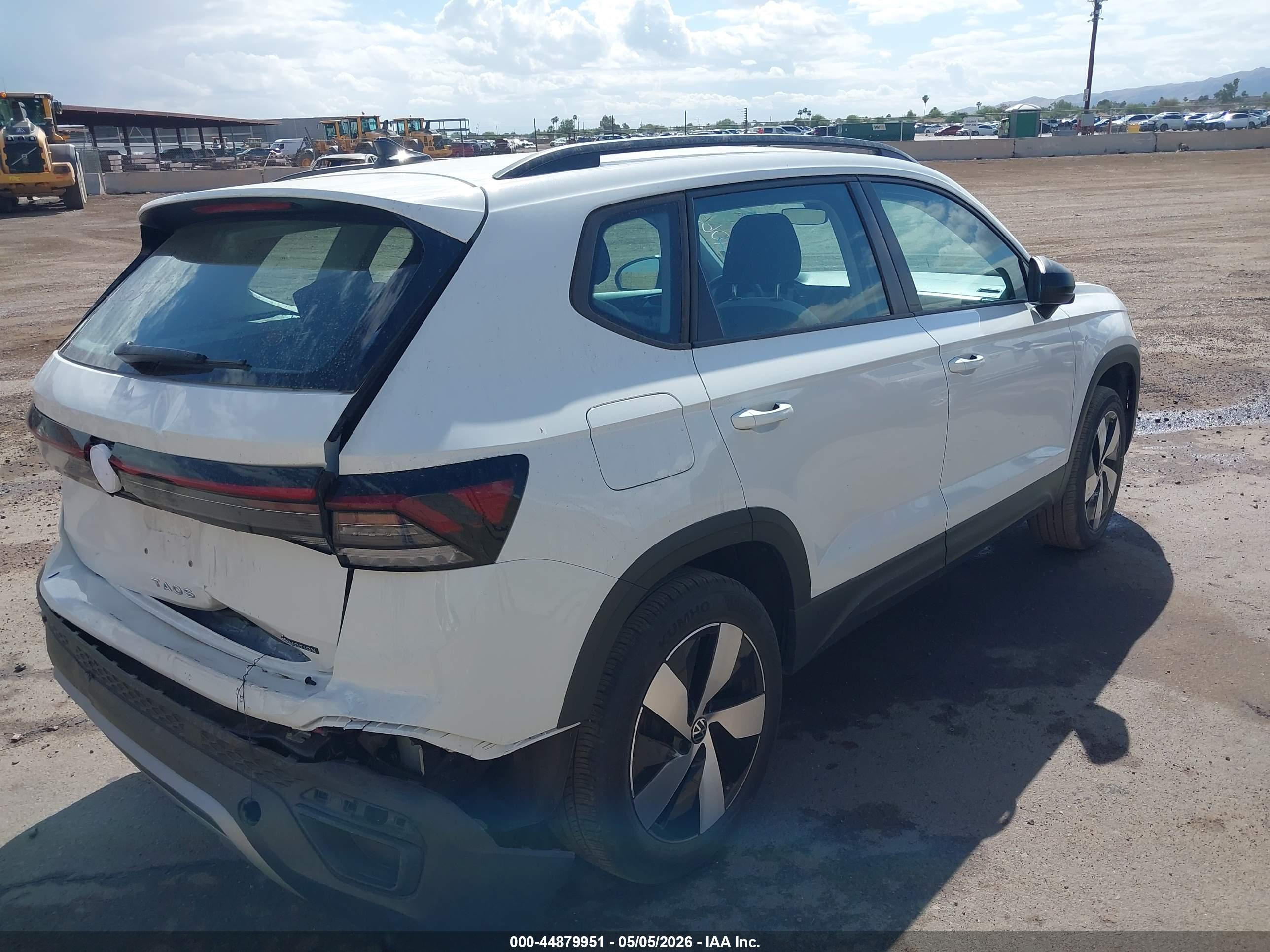 VOLKSWAGEN TAOS image 4