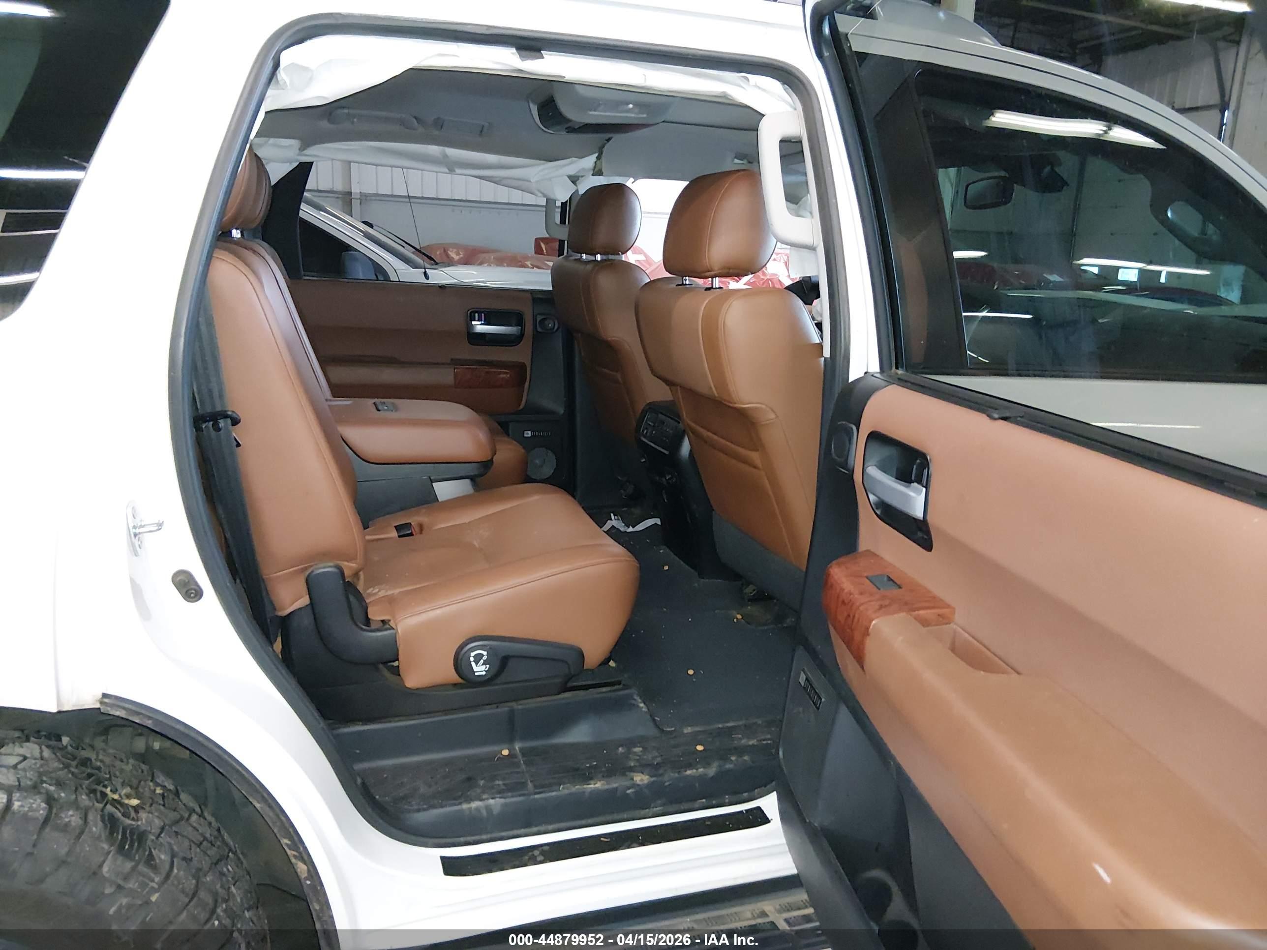 TOYOTA SEQUOIA image 8