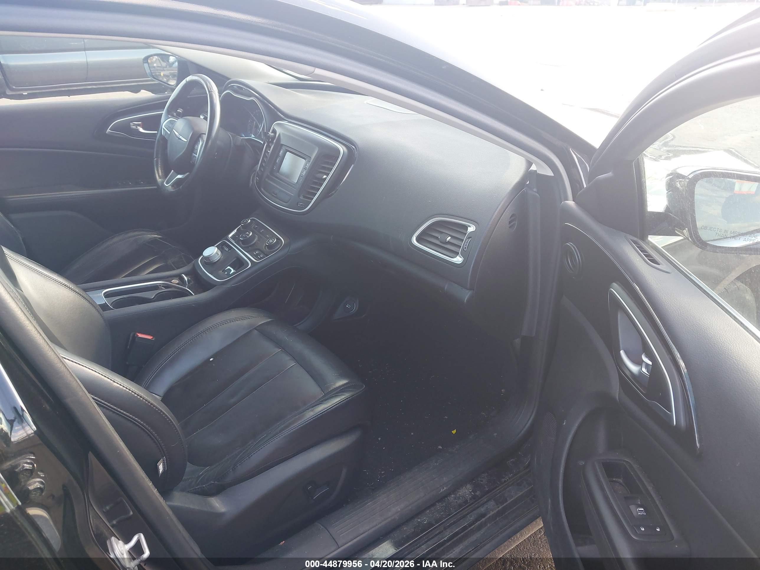 CHRYSLER 200 image 5