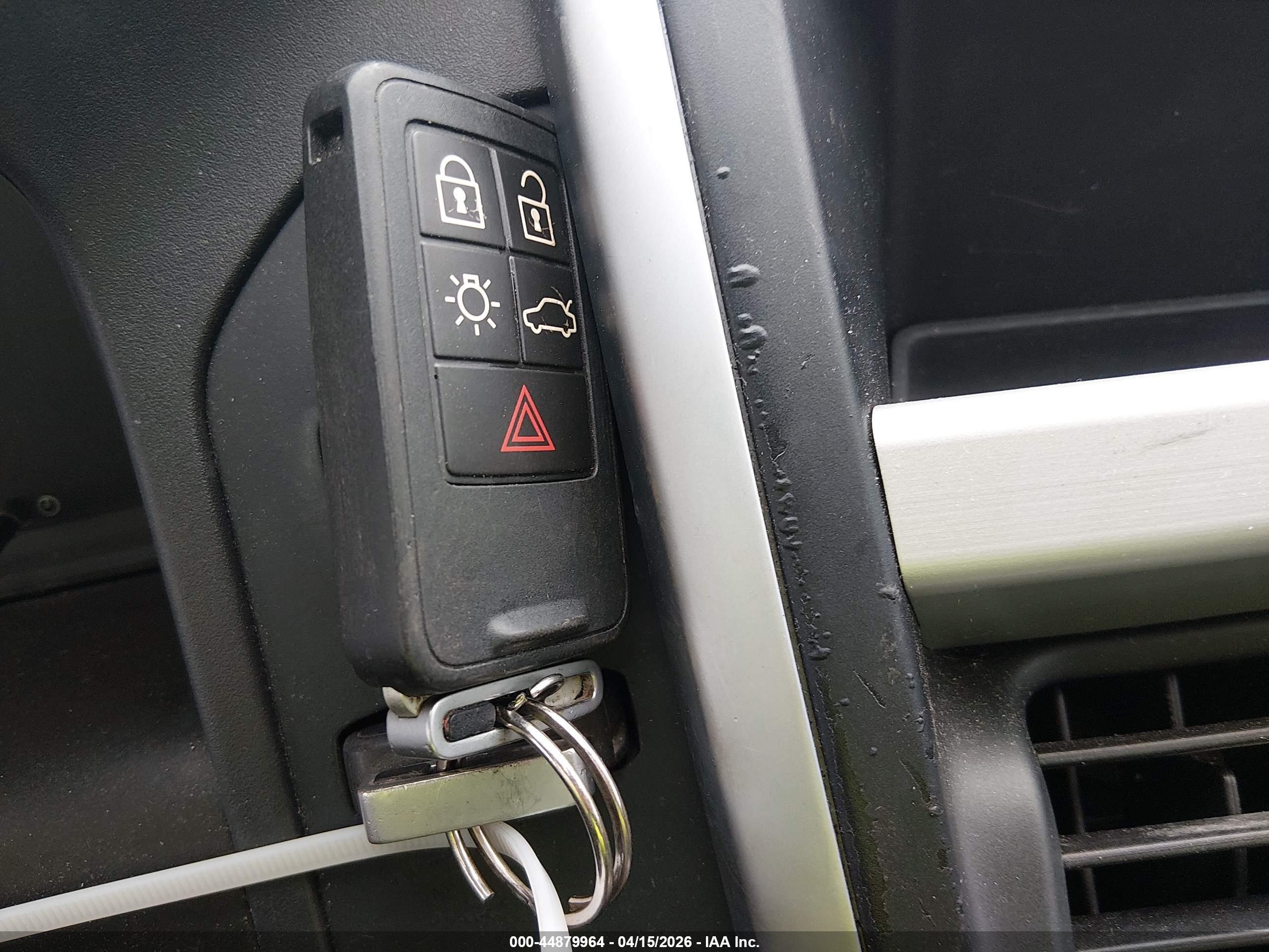VOLVO XC60 image 11