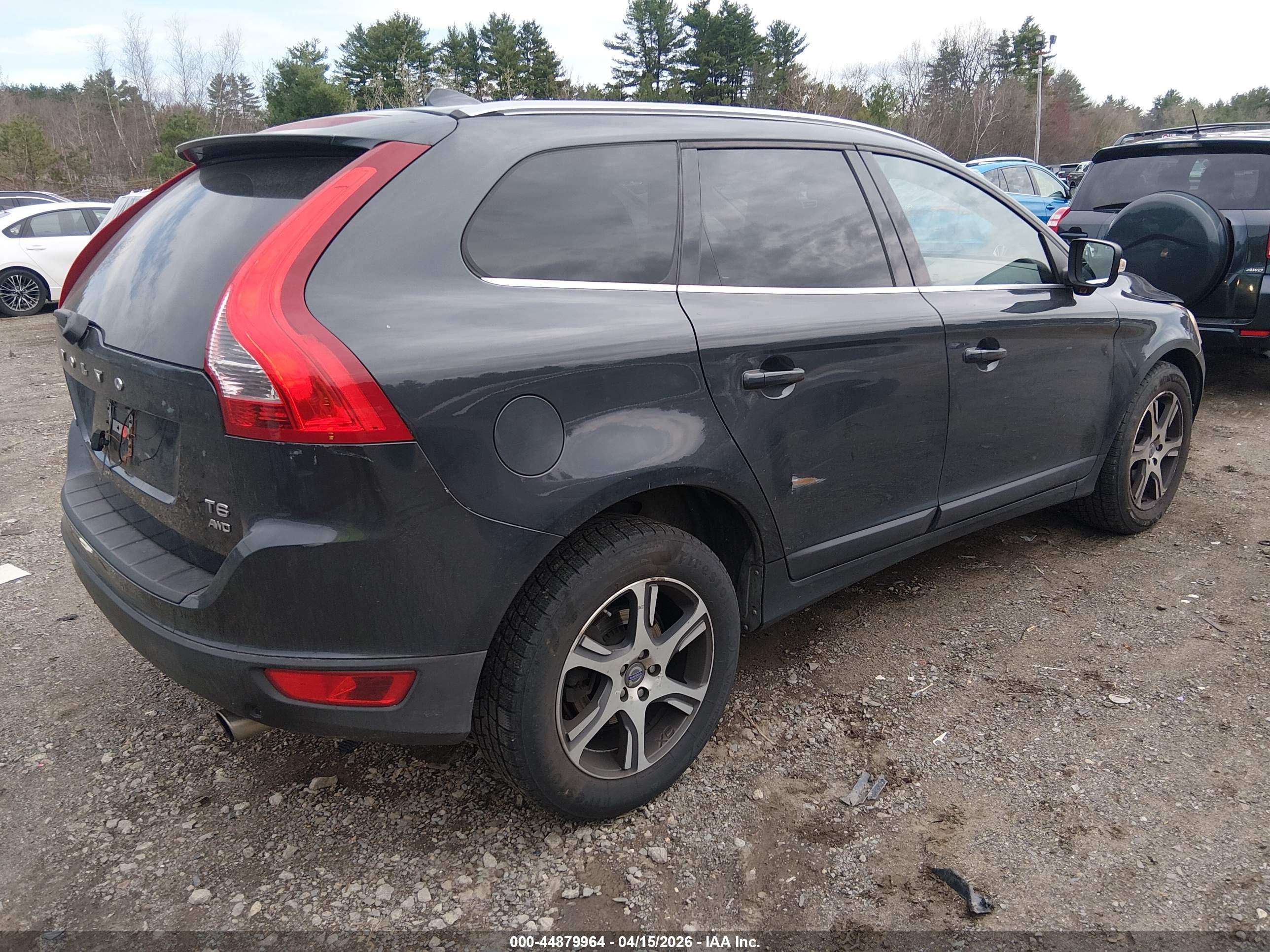 VOLVO XC60 image 4