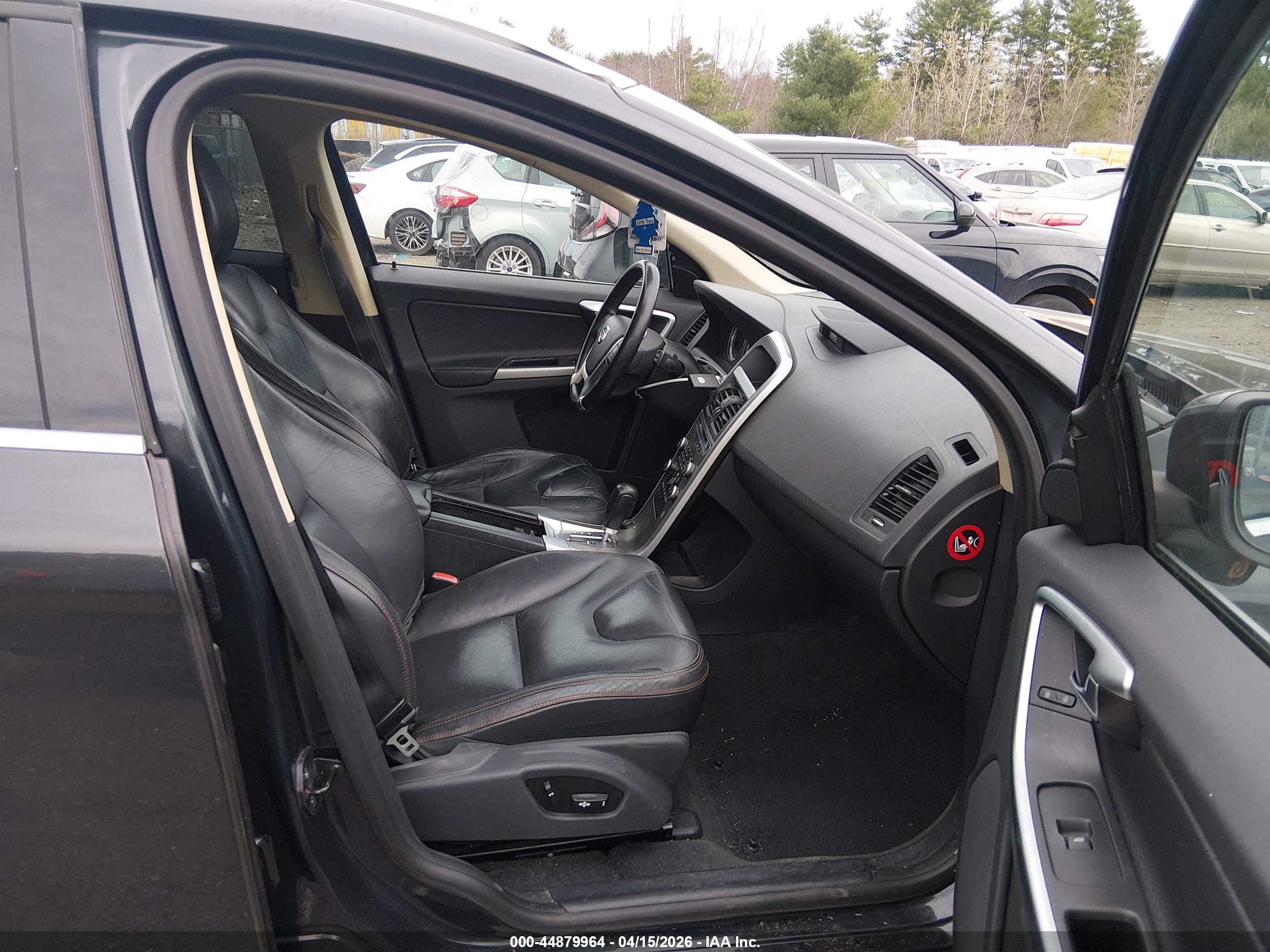 VOLVO XC60 image 5