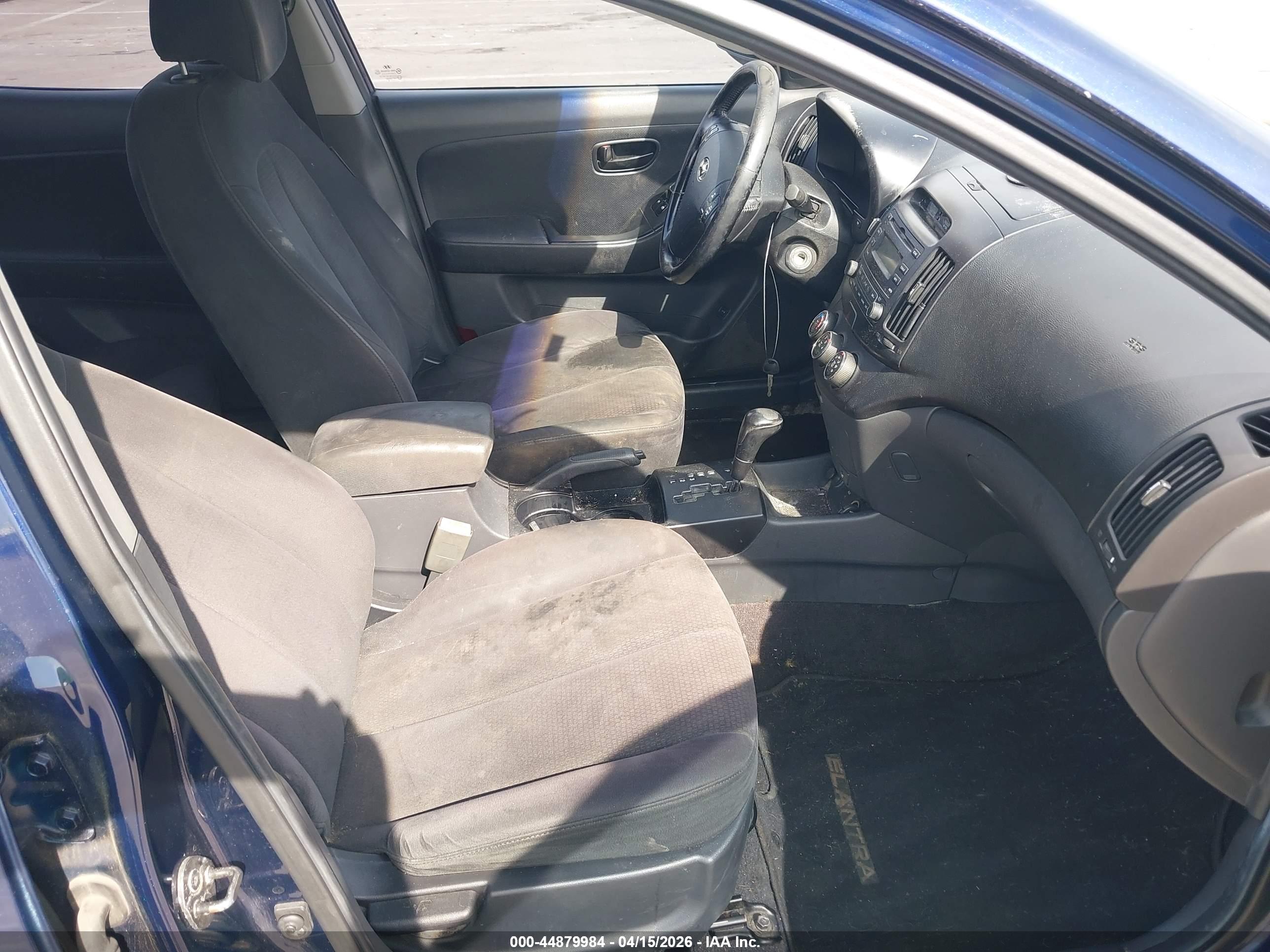 HYUNDAI ELANTRA image 5