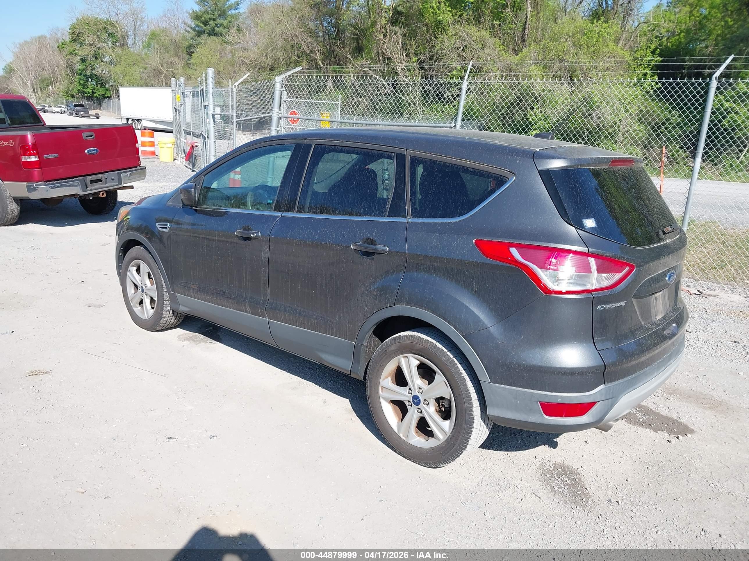 FORD ESCAPE image 3