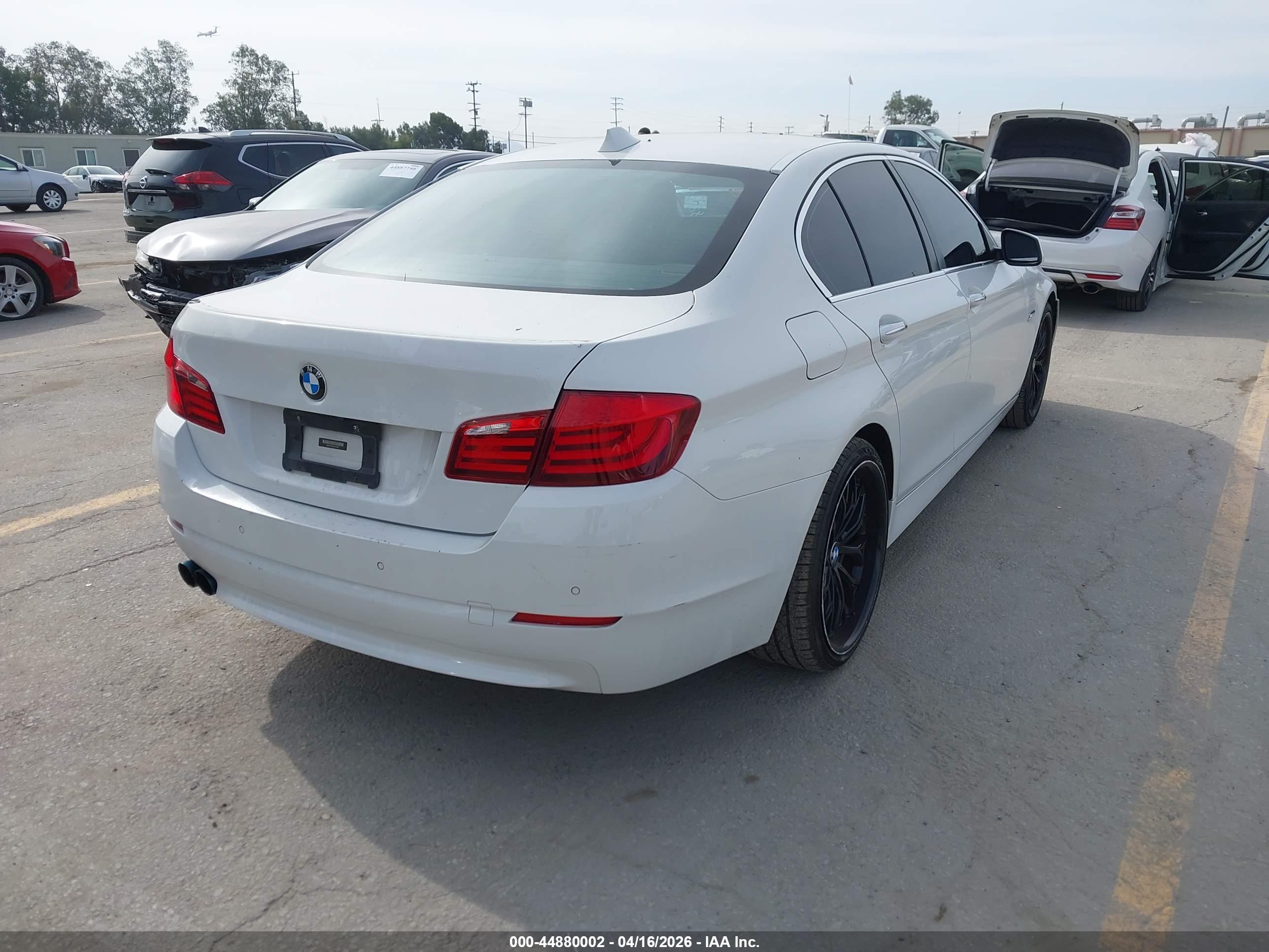 BMW 528I image 4