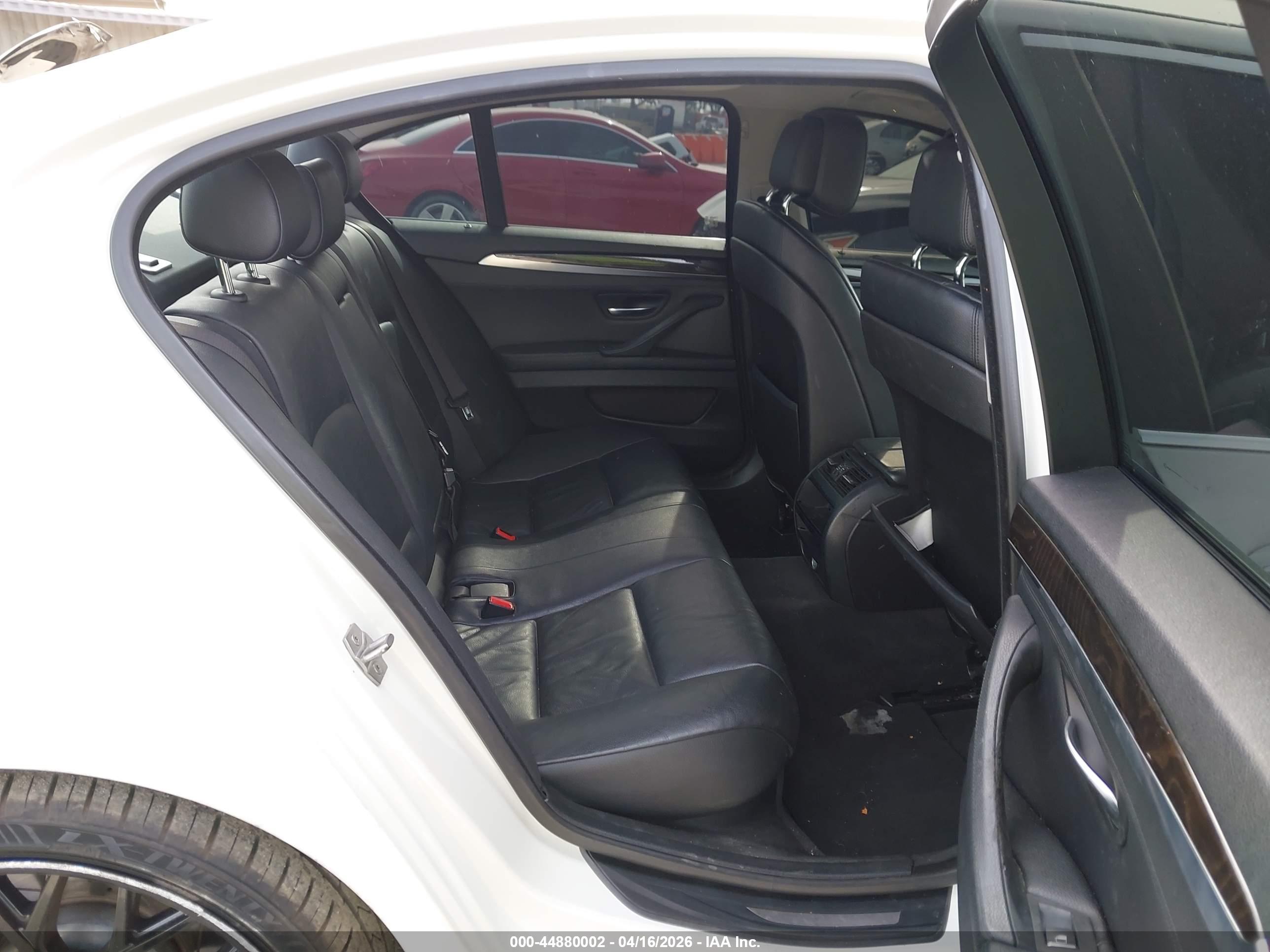 BMW 528I image 8