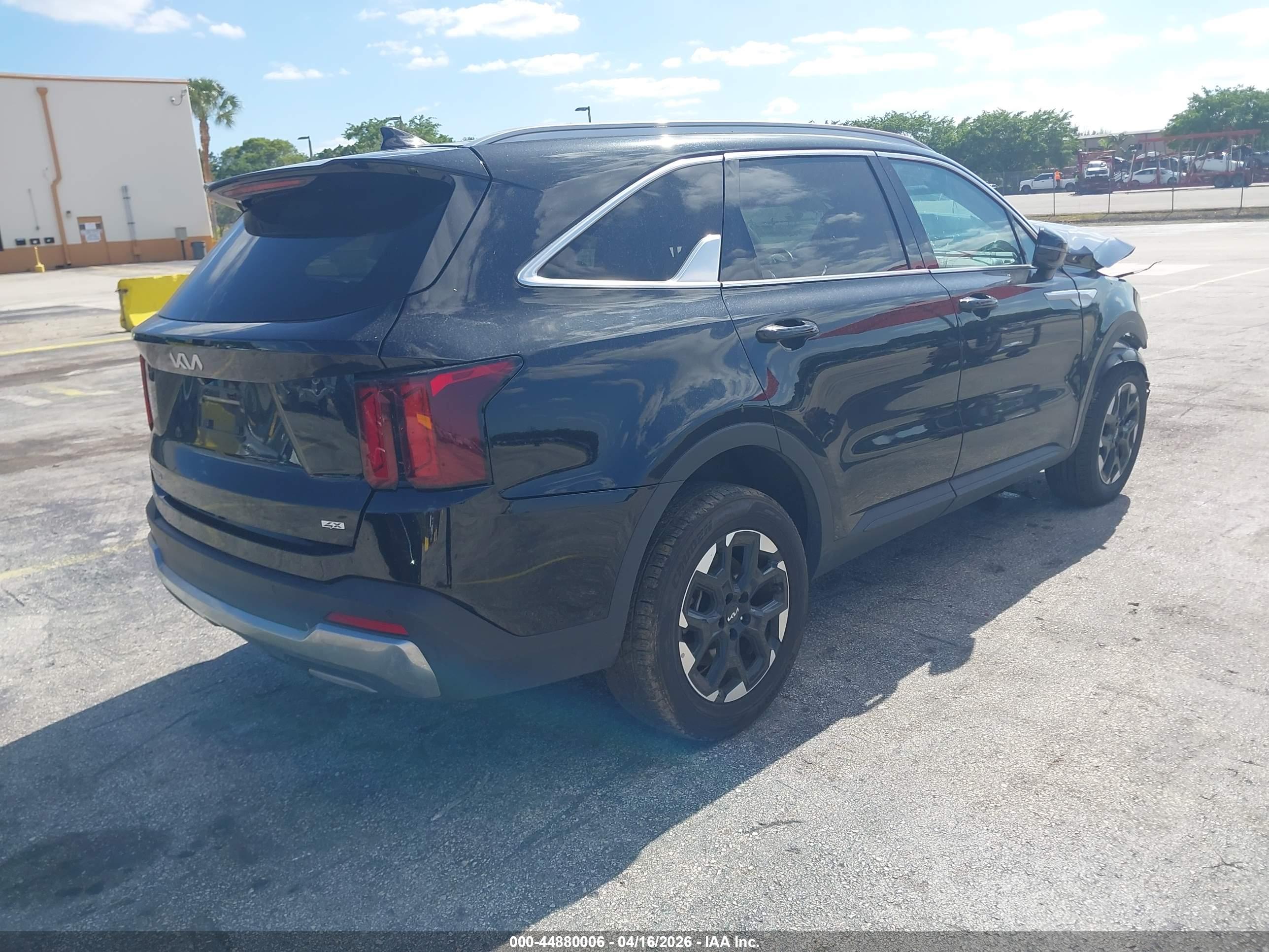 KIA SORENTO image 4