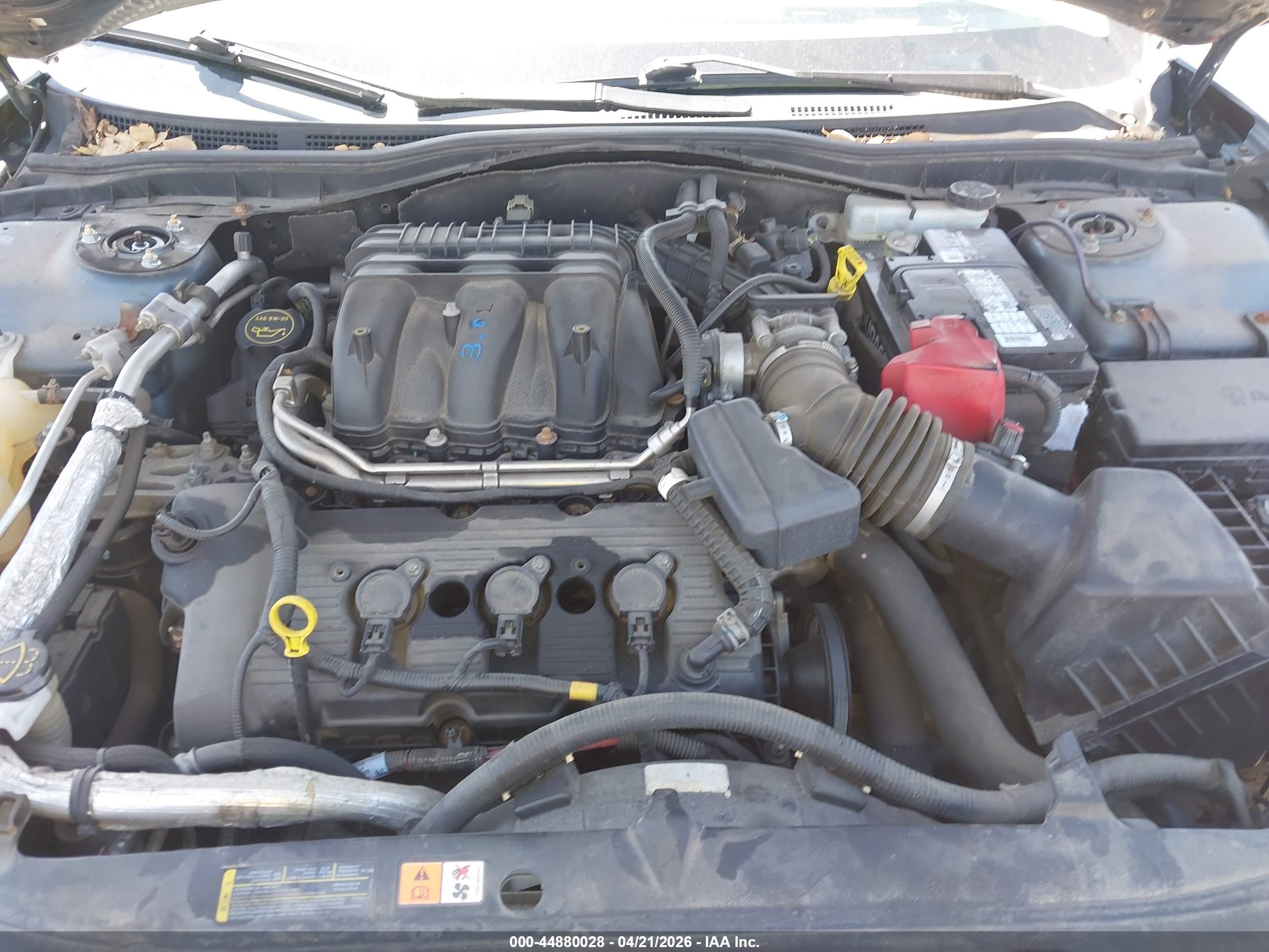 FORD FUSION image 10