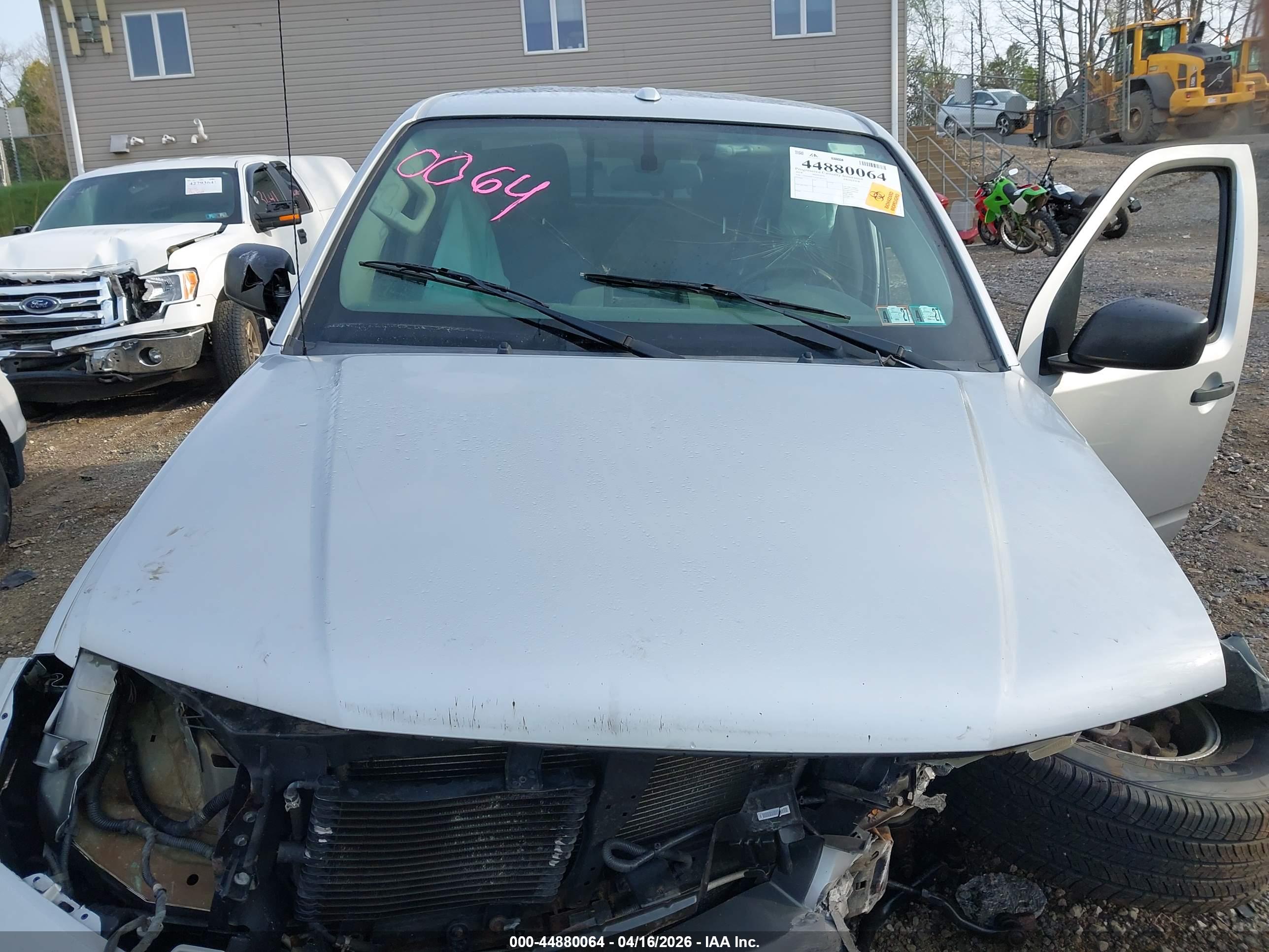 NISSAN FRONTIER image 10