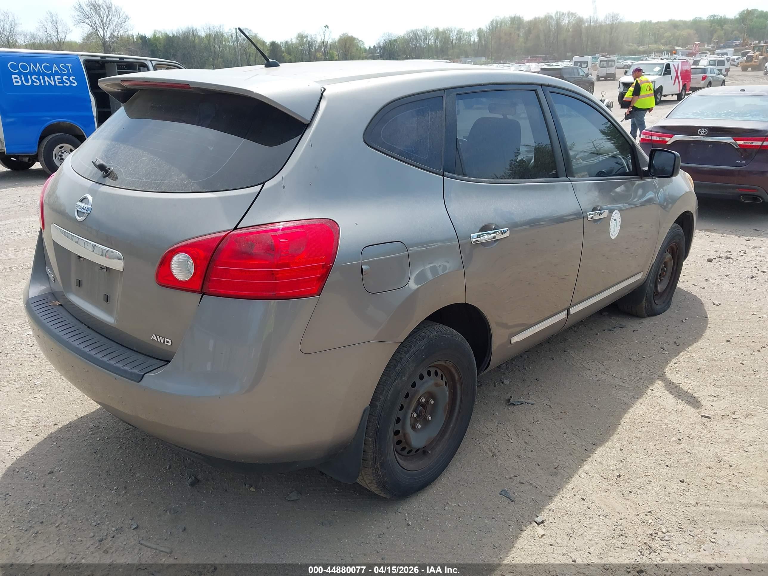 NISSAN ROGUE image 4