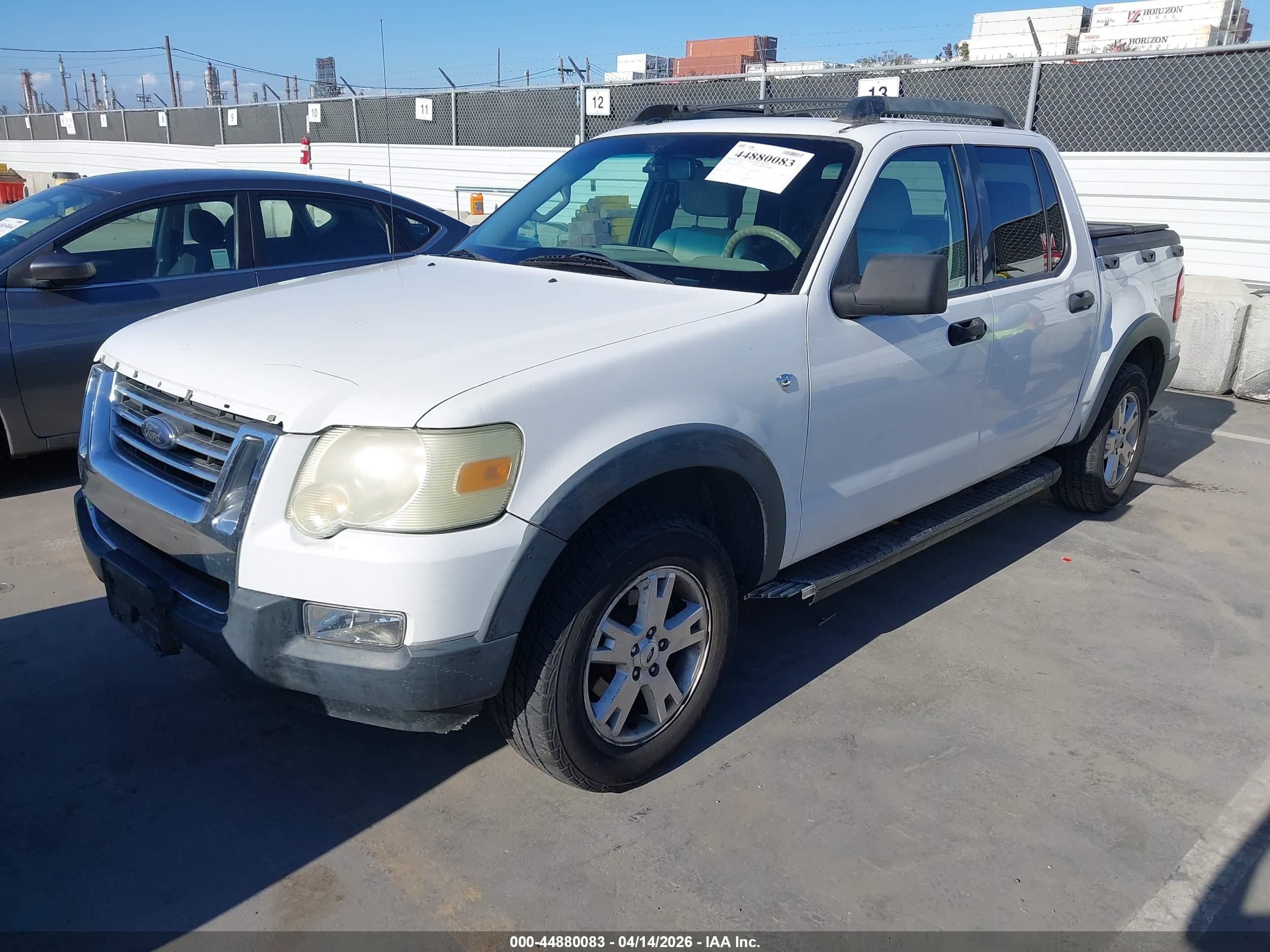 FORD EXPLORER image 2