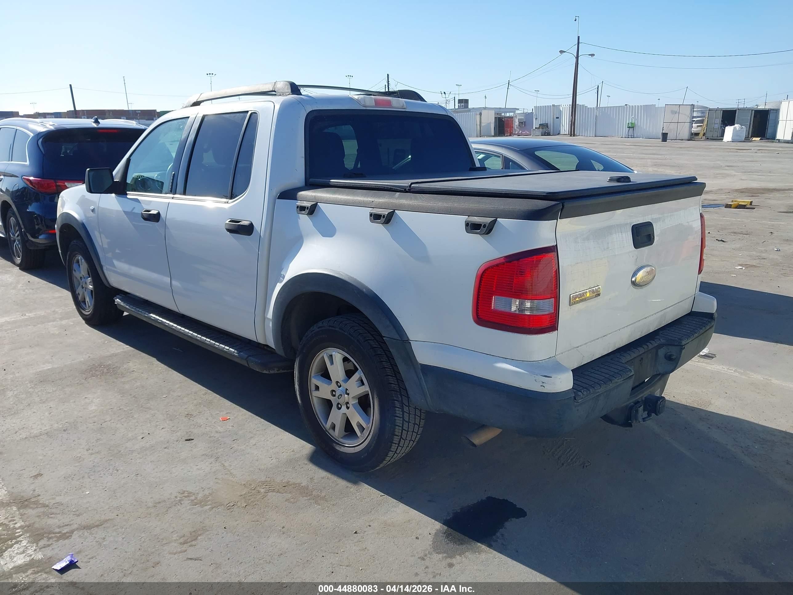 FORD EXPLORER image 3