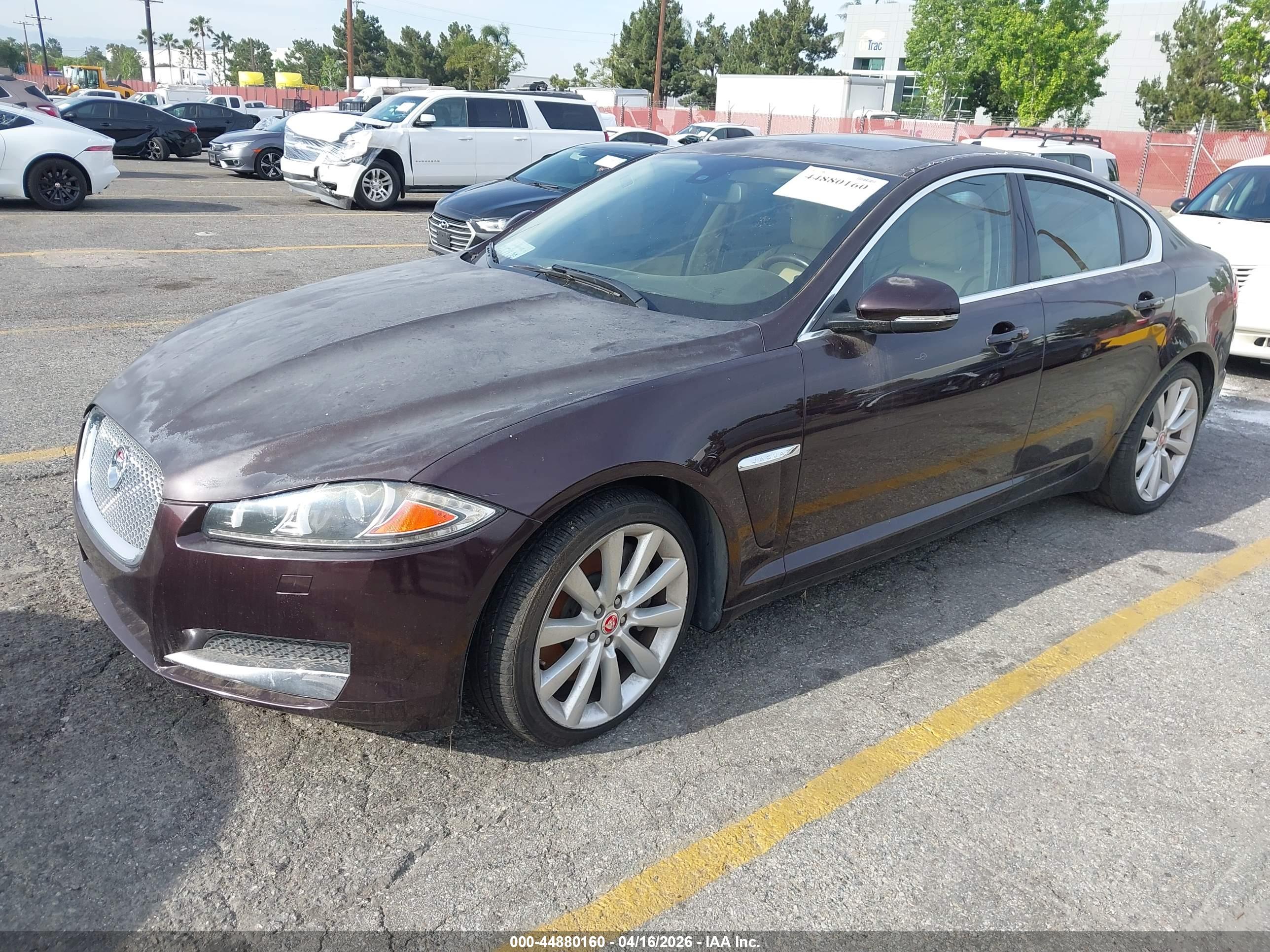 JAGUAR XF image 2