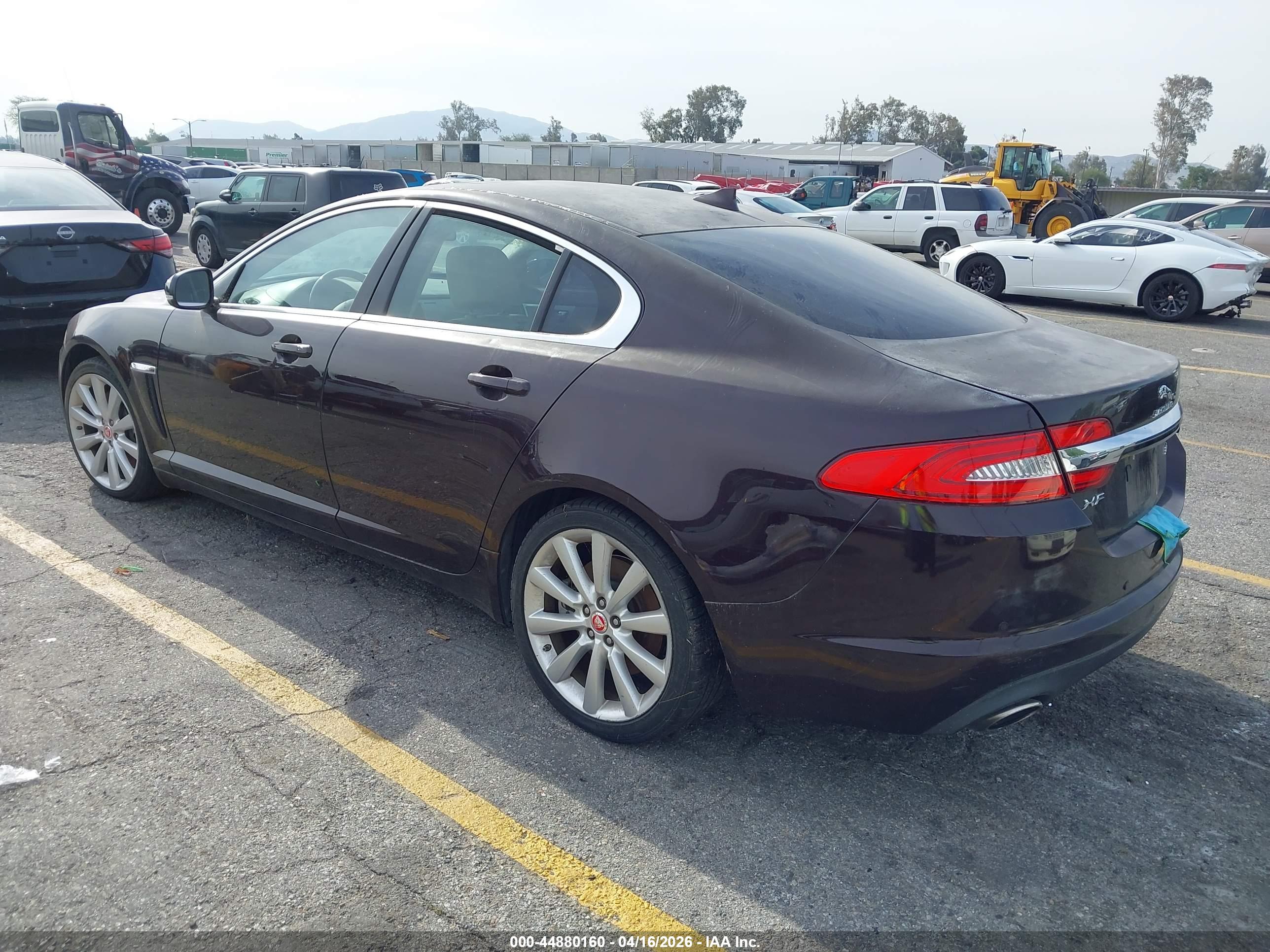 JAGUAR XF image 3