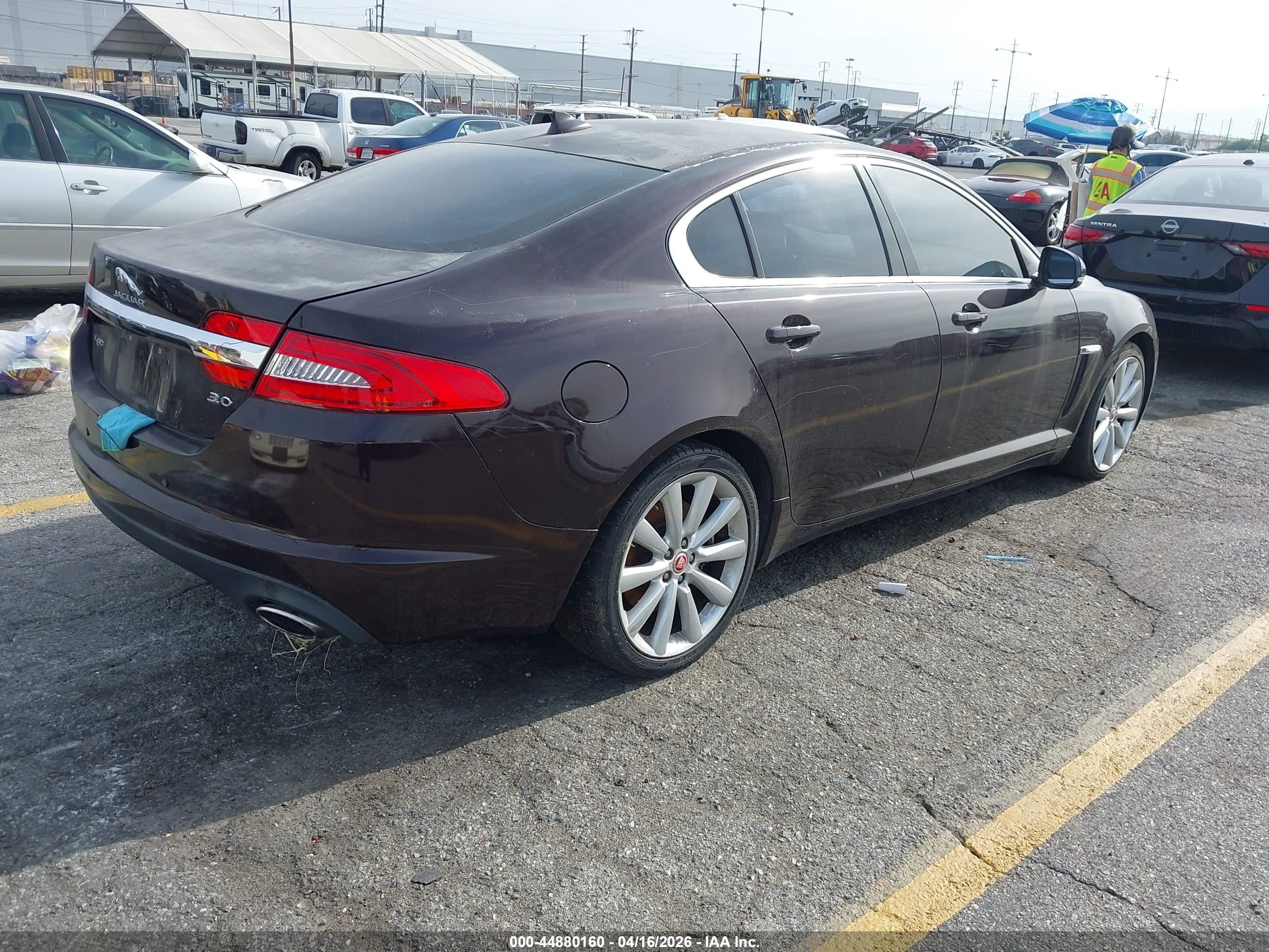 JAGUAR XF image 4