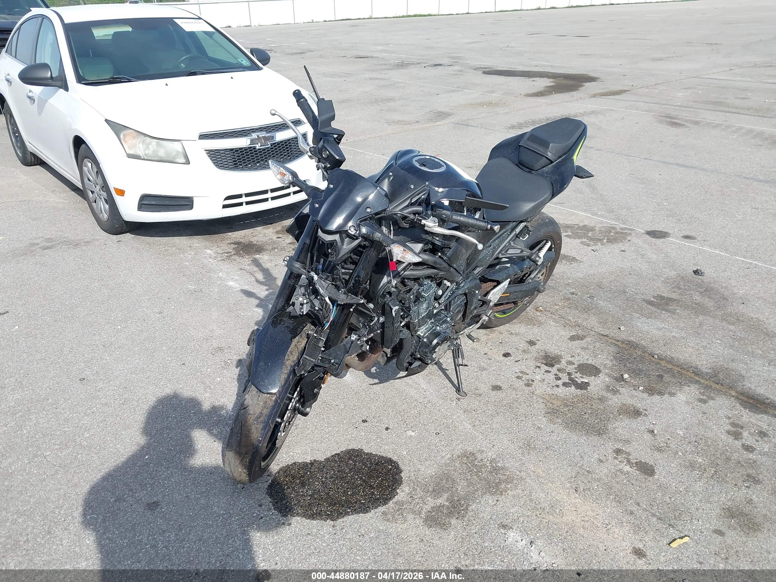 KAWASAKI ZR900 image 2