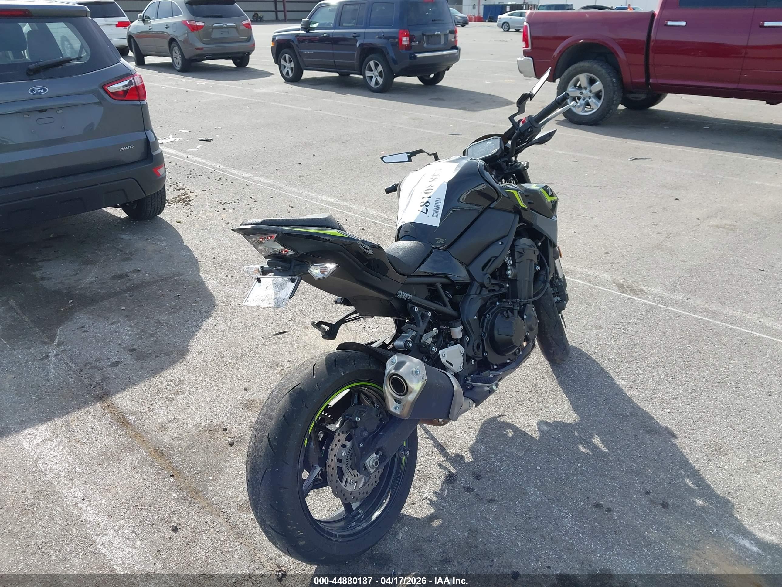 KAWASAKI ZR900 image 4