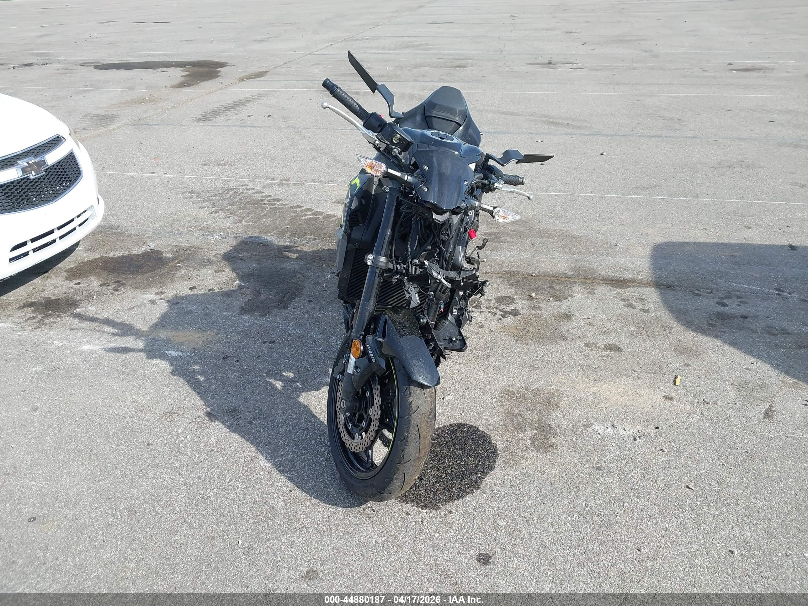KAWASAKI ZR900 image 5