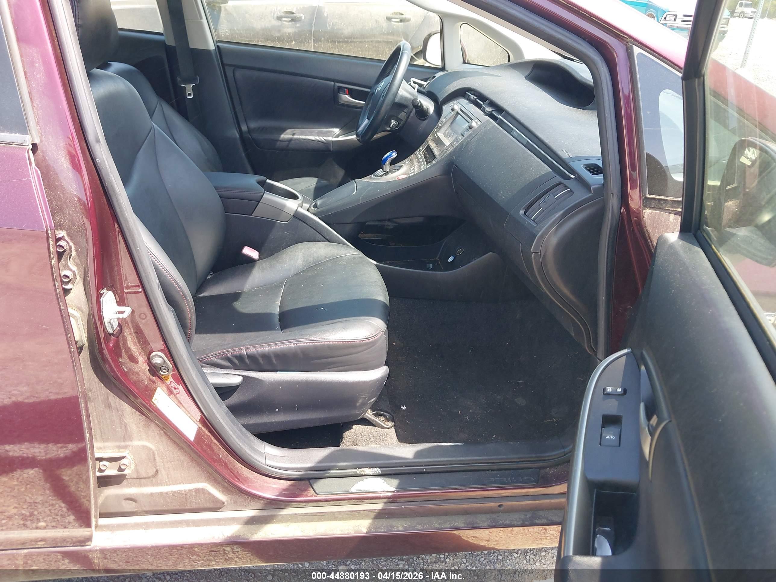 TOYOTA PRIUS image 5