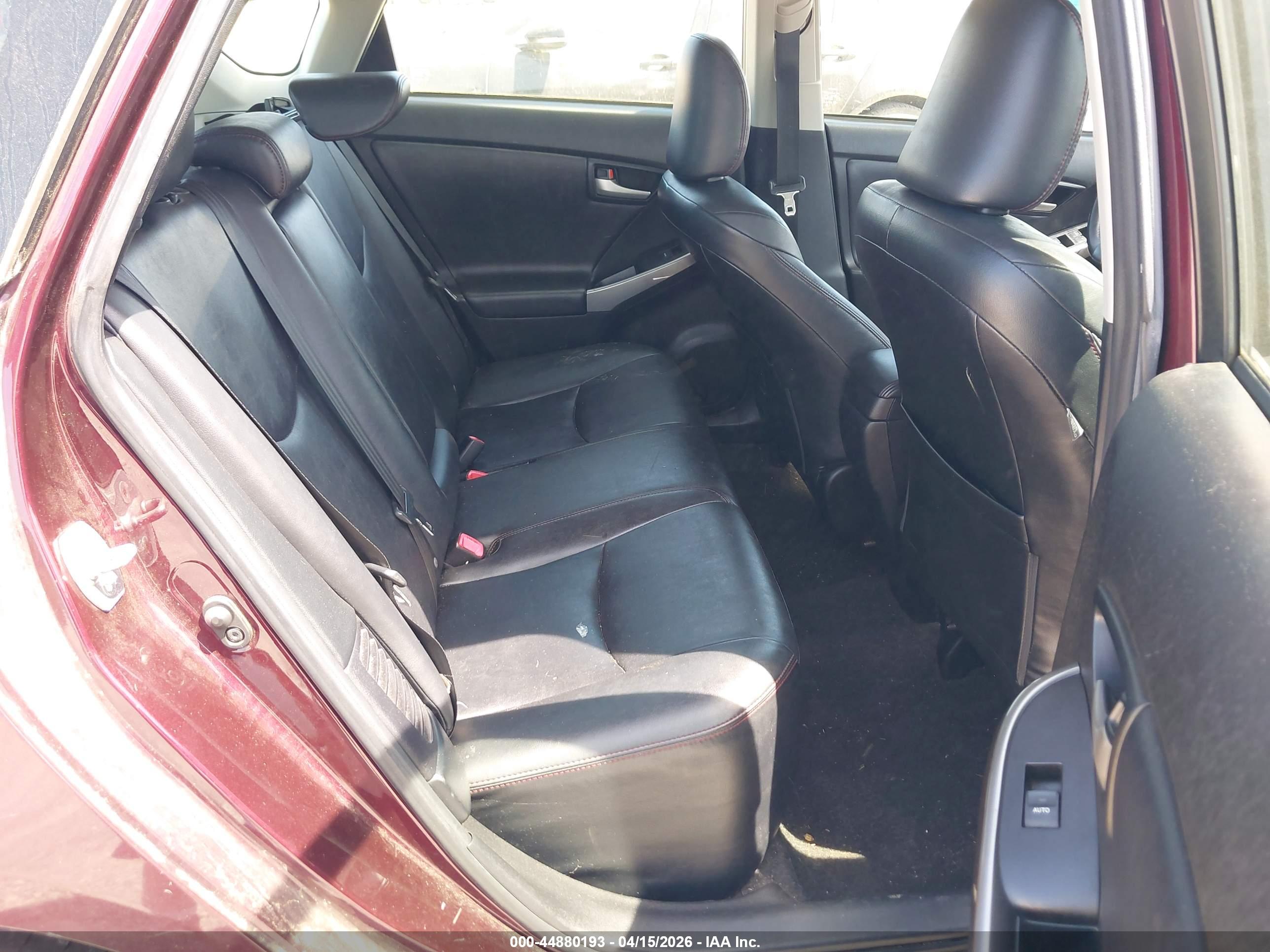 TOYOTA PRIUS image 8