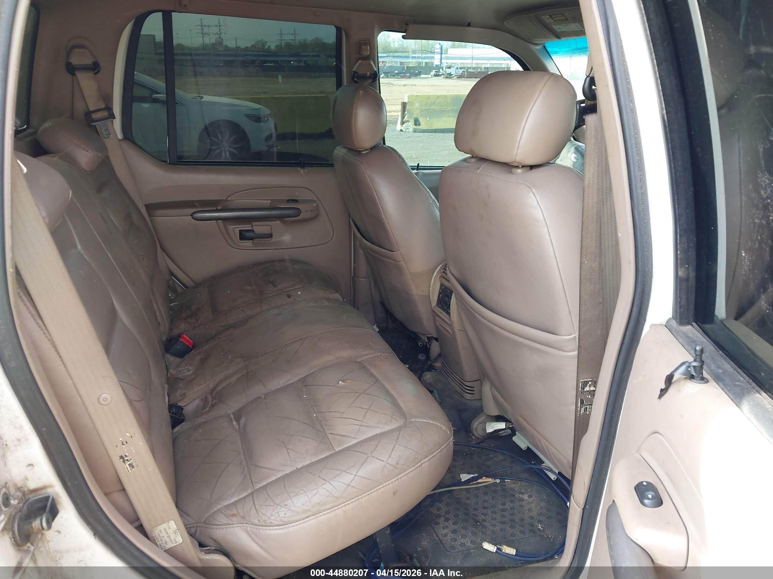 FORD EXPLORER image 8