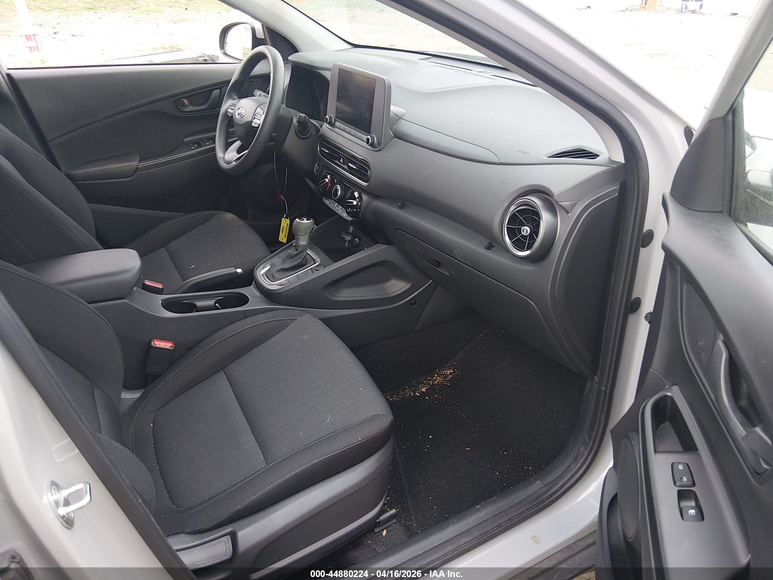 HYUNDAI KONA image 5