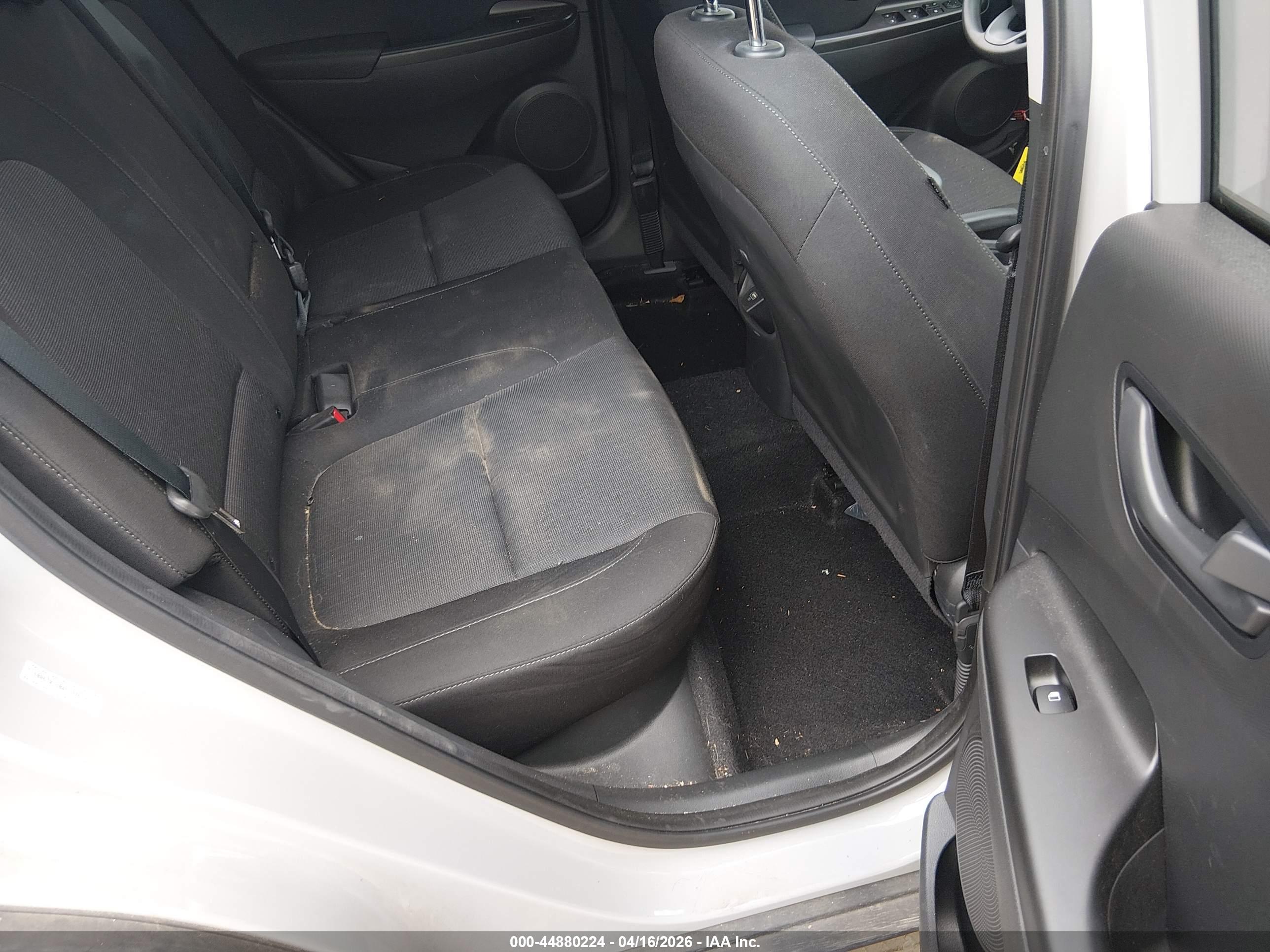 HYUNDAI KONA image 8