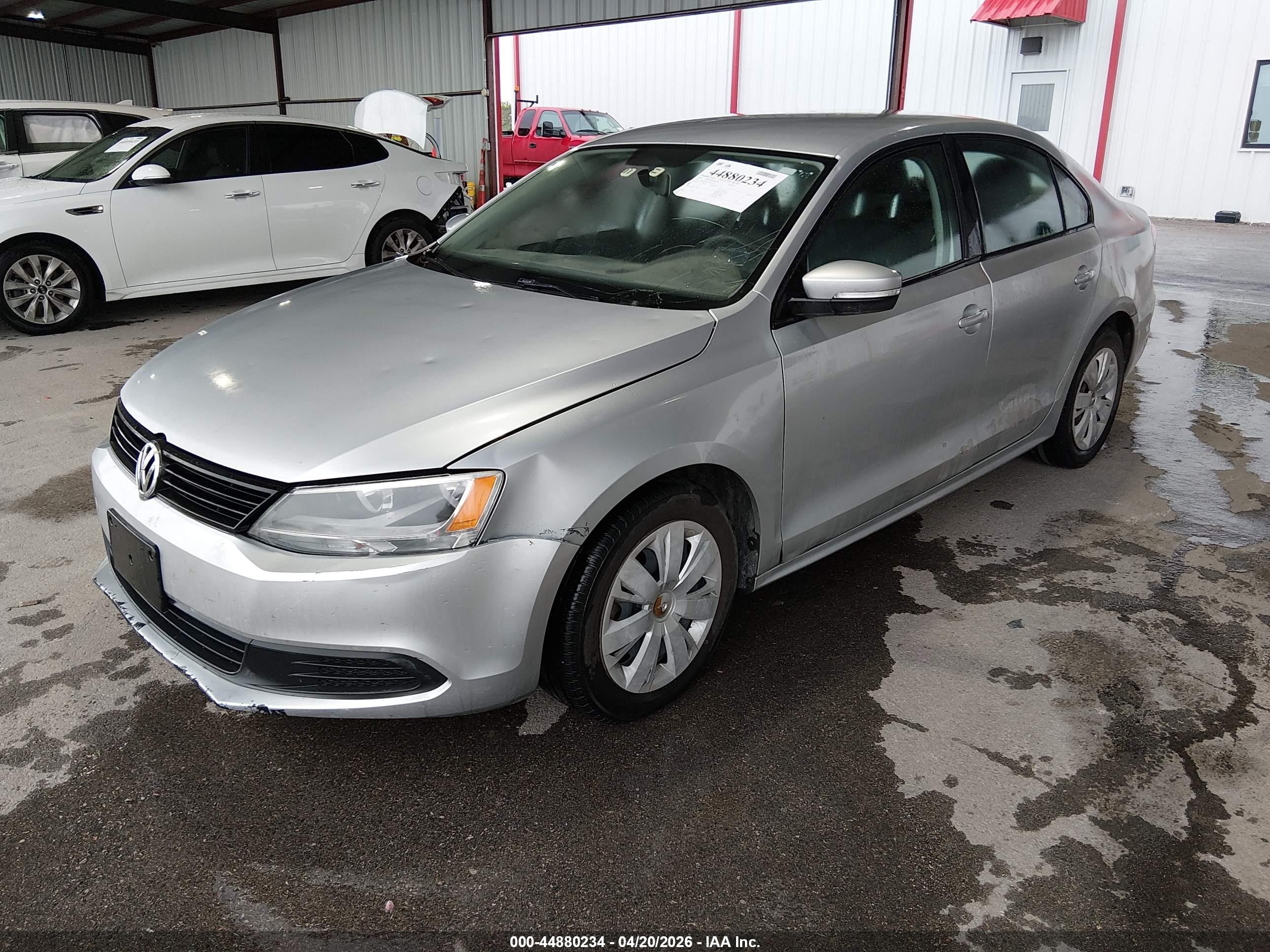 VOLKSWAGEN JETTA image 2