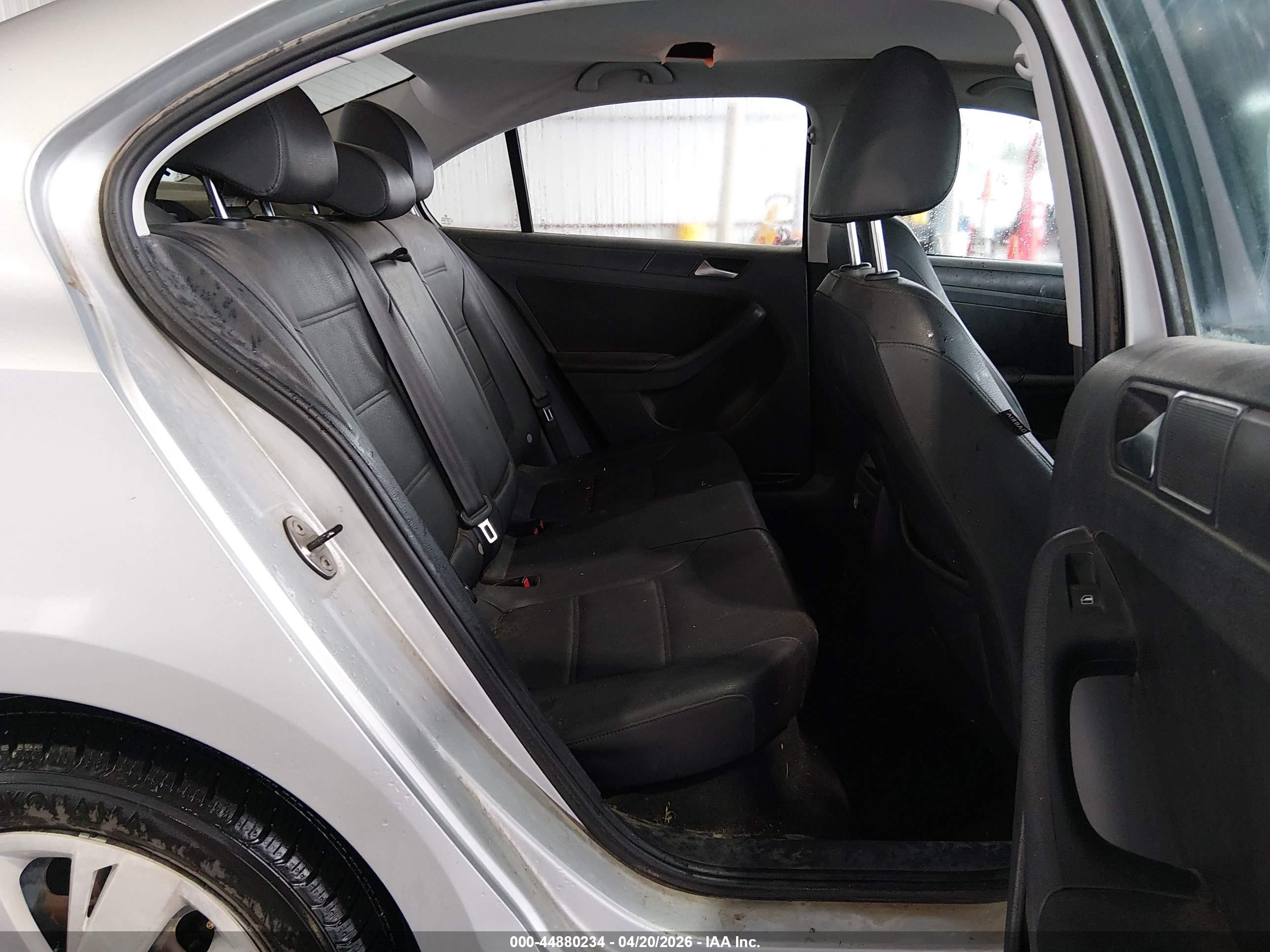 VOLKSWAGEN JETTA image 8