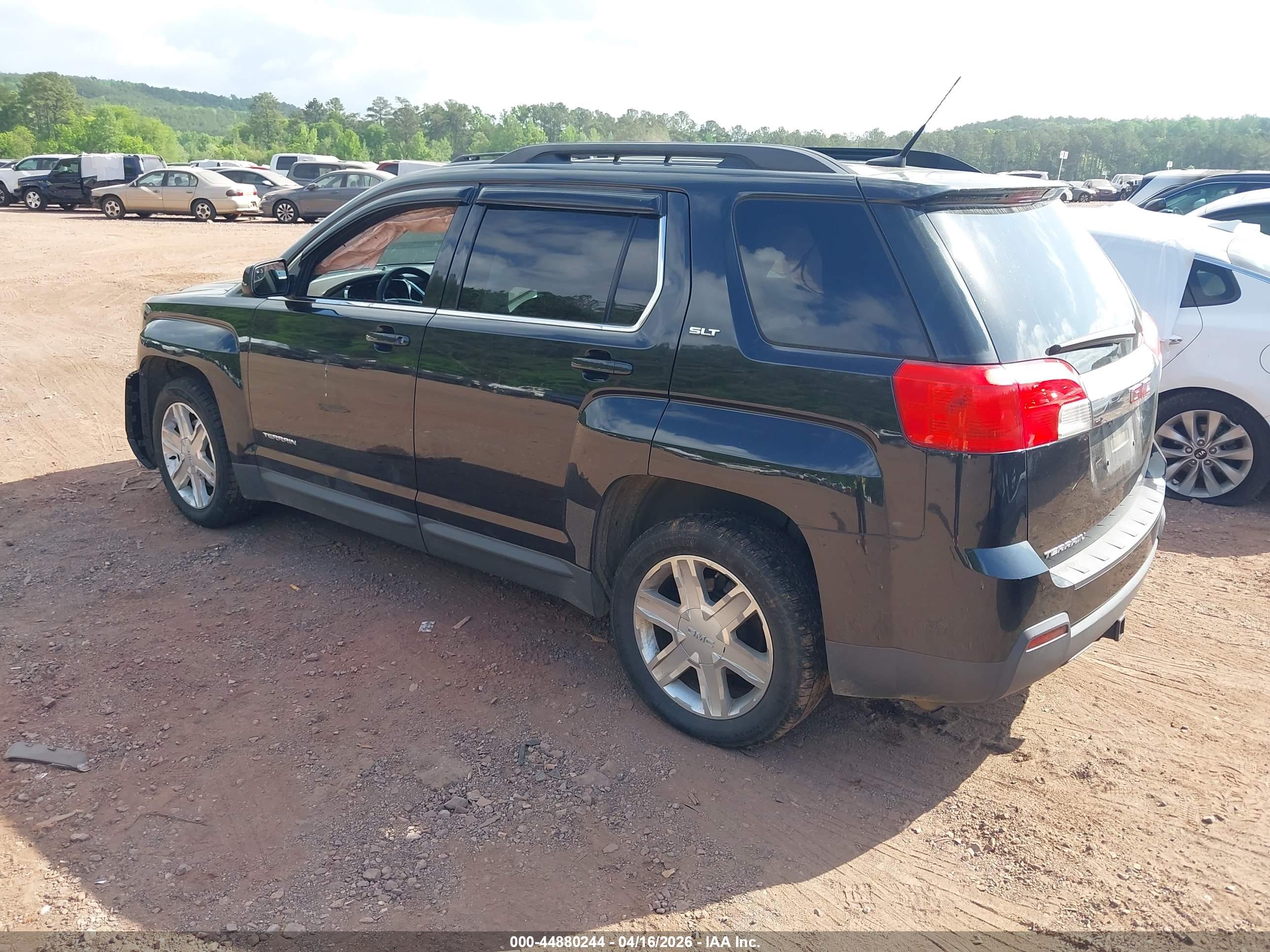 GMC TERRAIN image 3