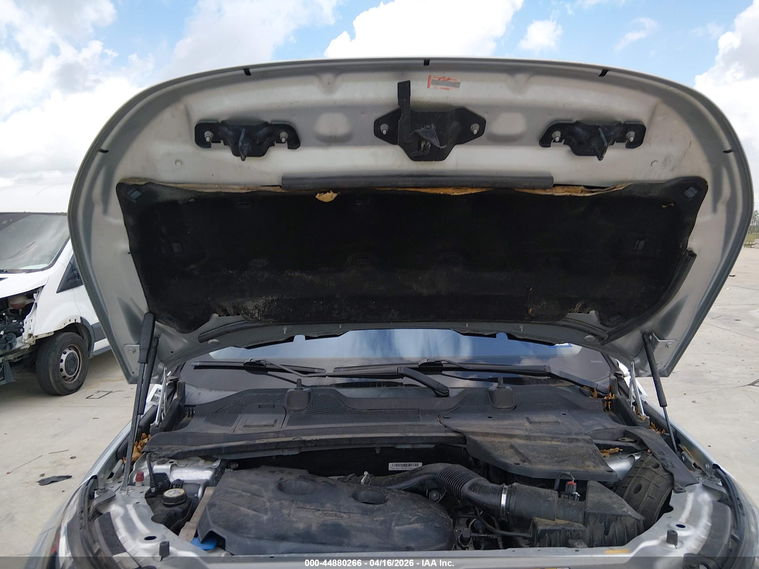 LAND ROVER image 10