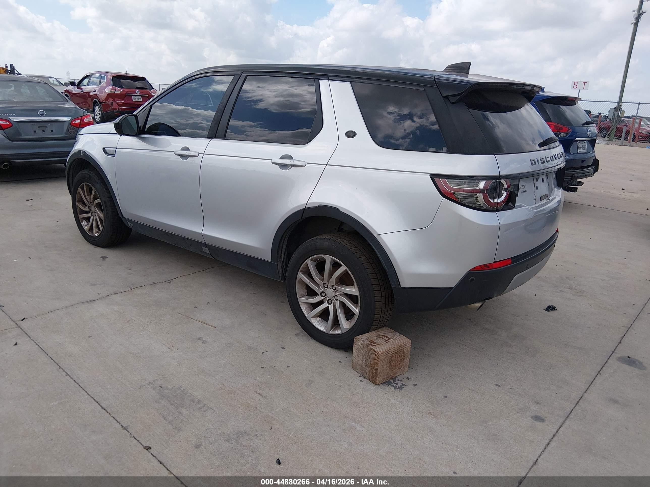 LAND ROVER image 3