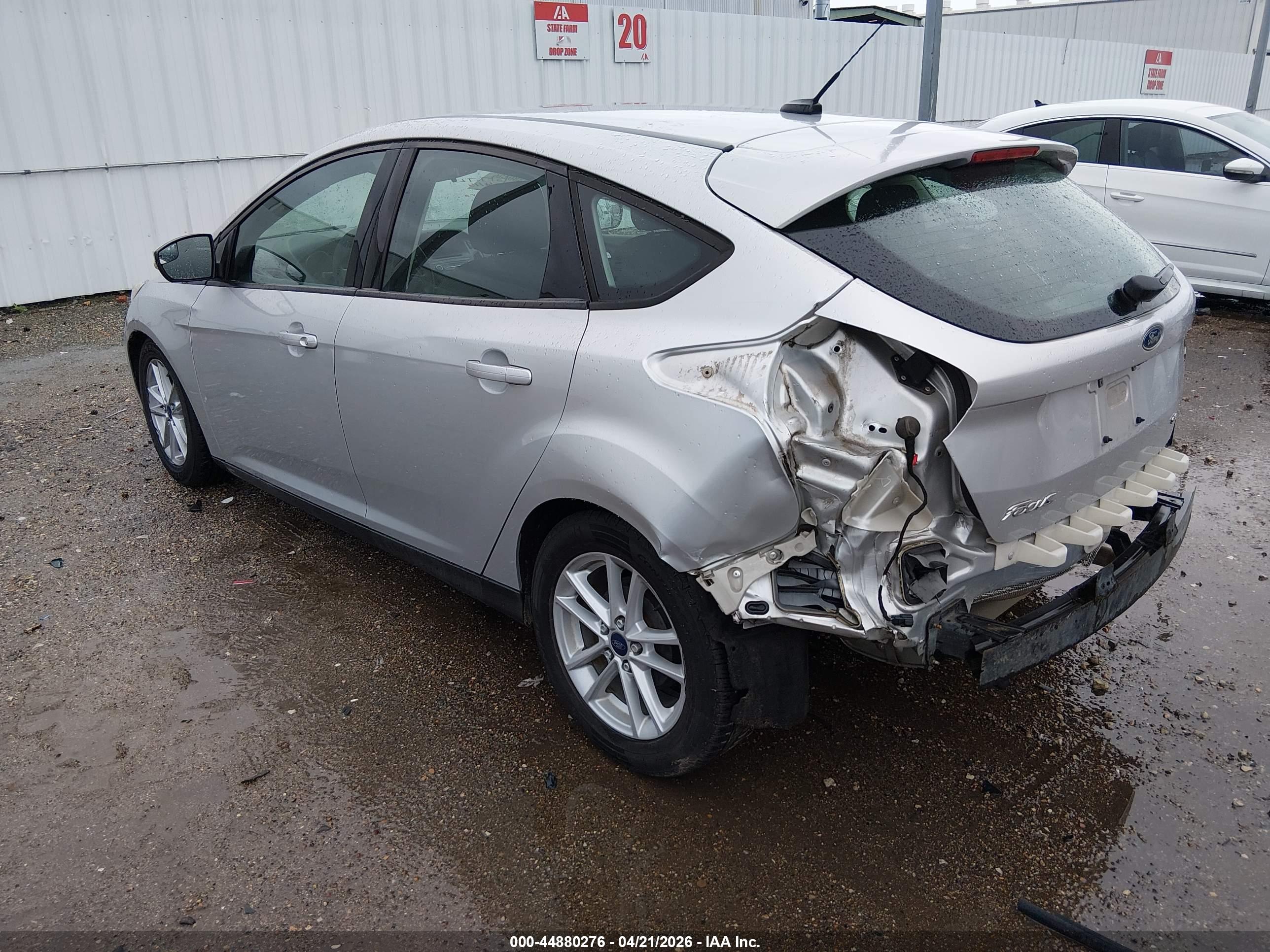 FORD FOCUS image 3
