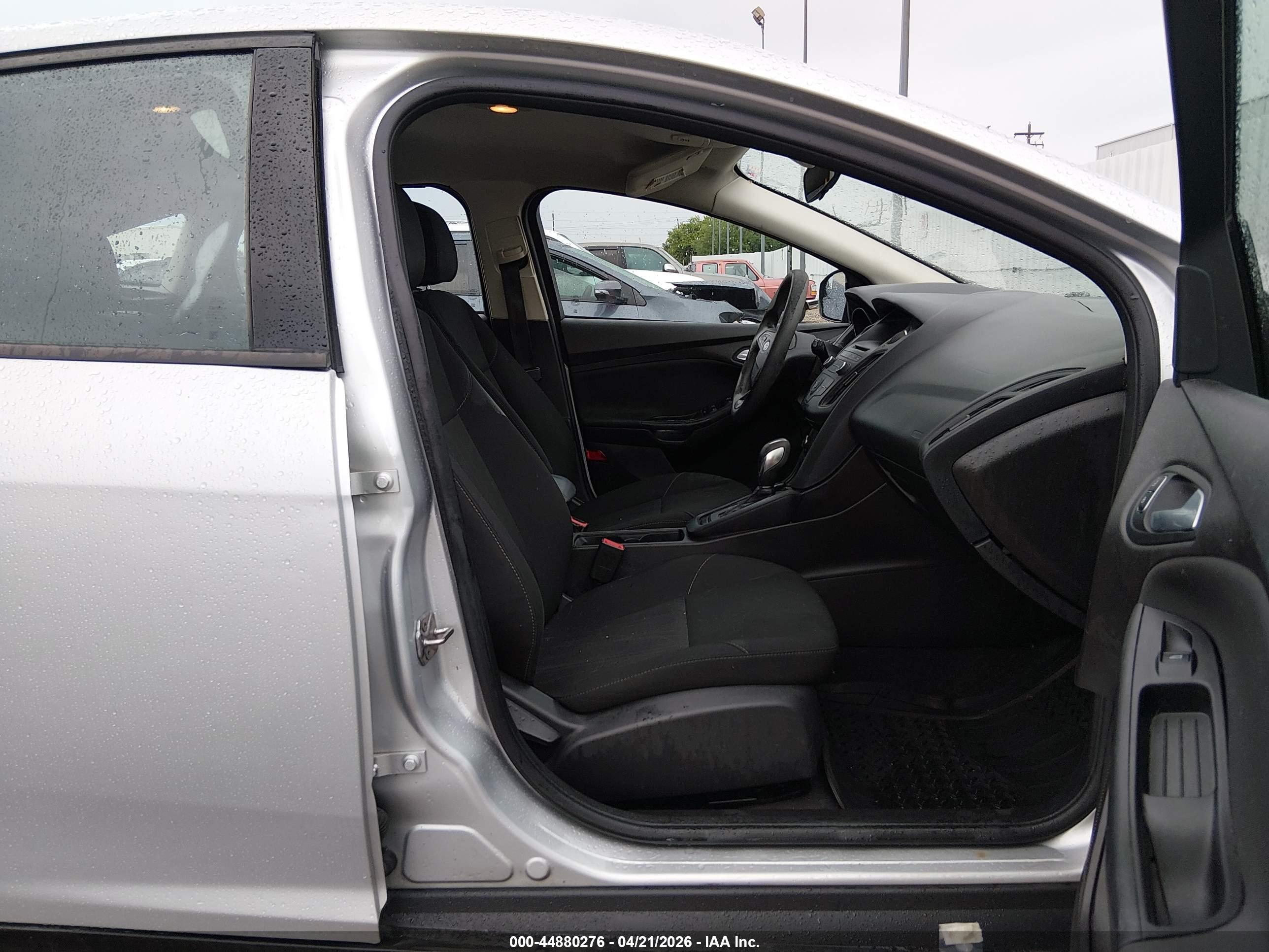 FORD FOCUS image 5