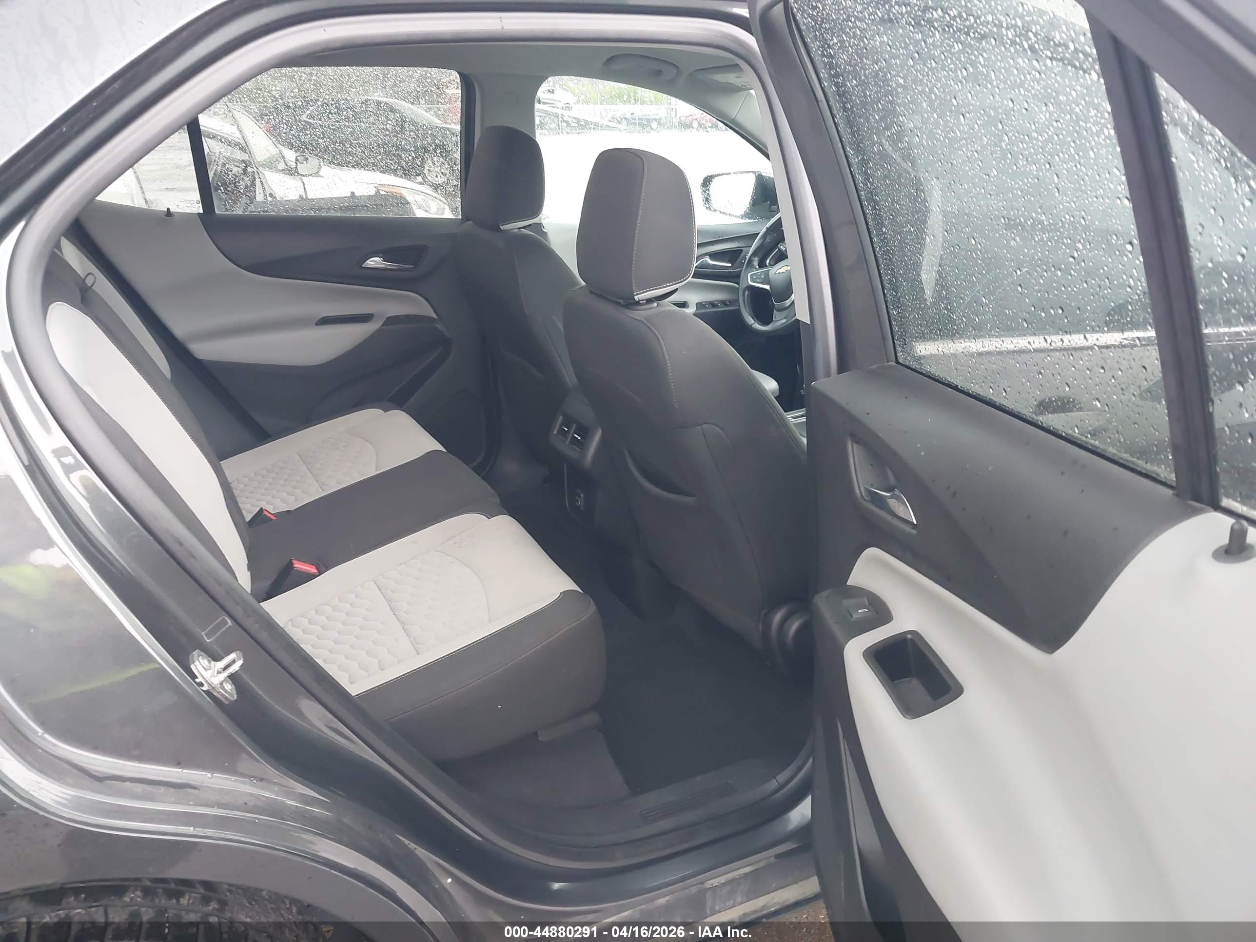CHEVROLET EQUINOX image 8