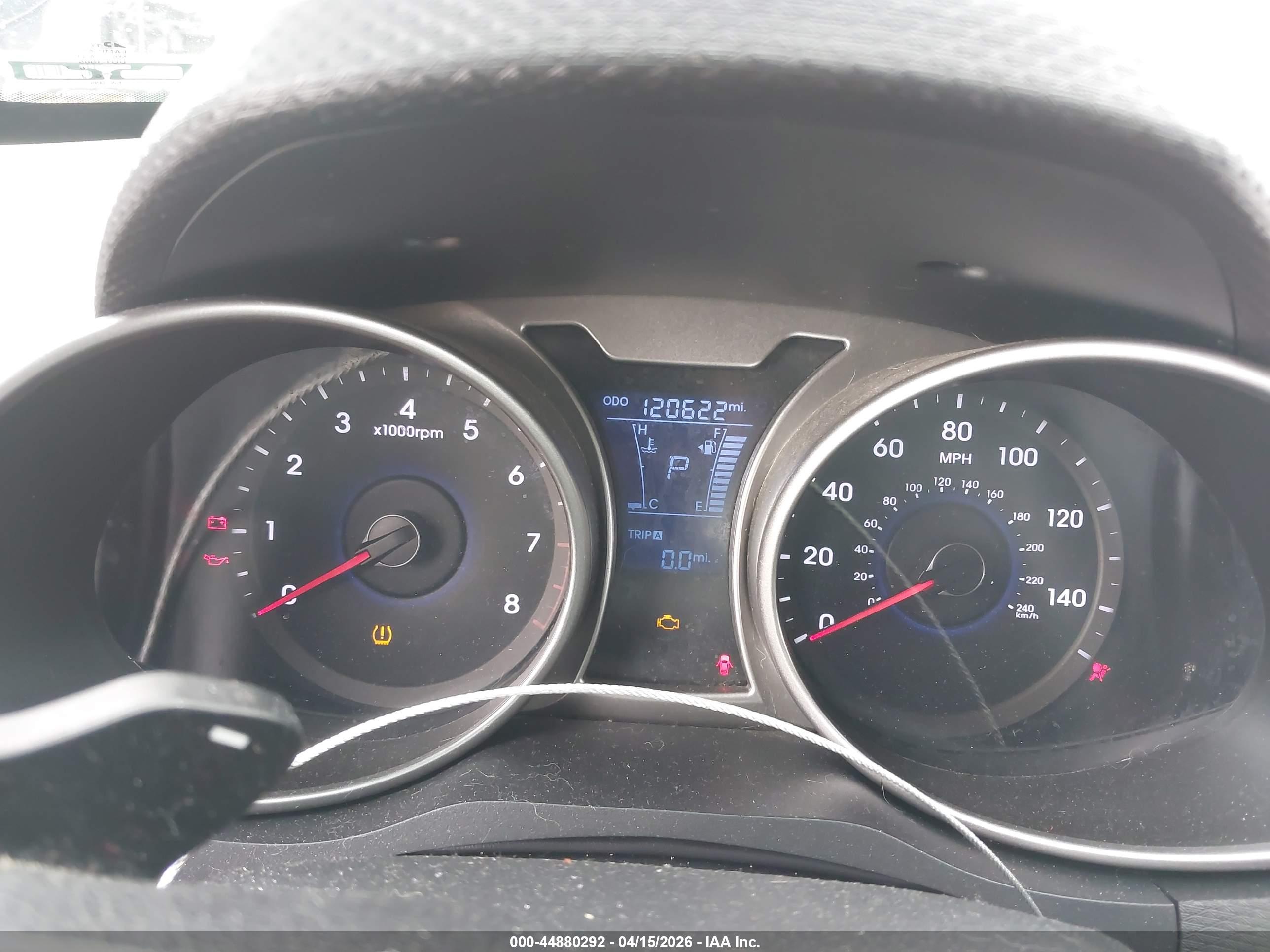 HYUNDAI VELOSTER image 7