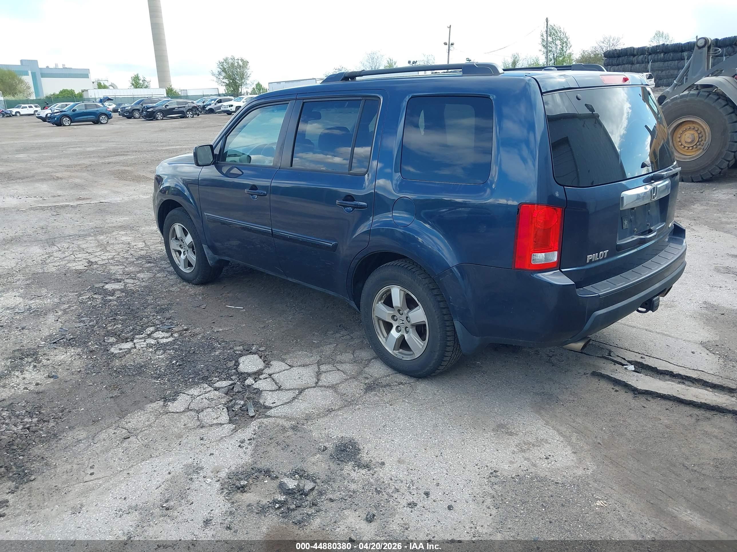 HONDA PILOT image 3