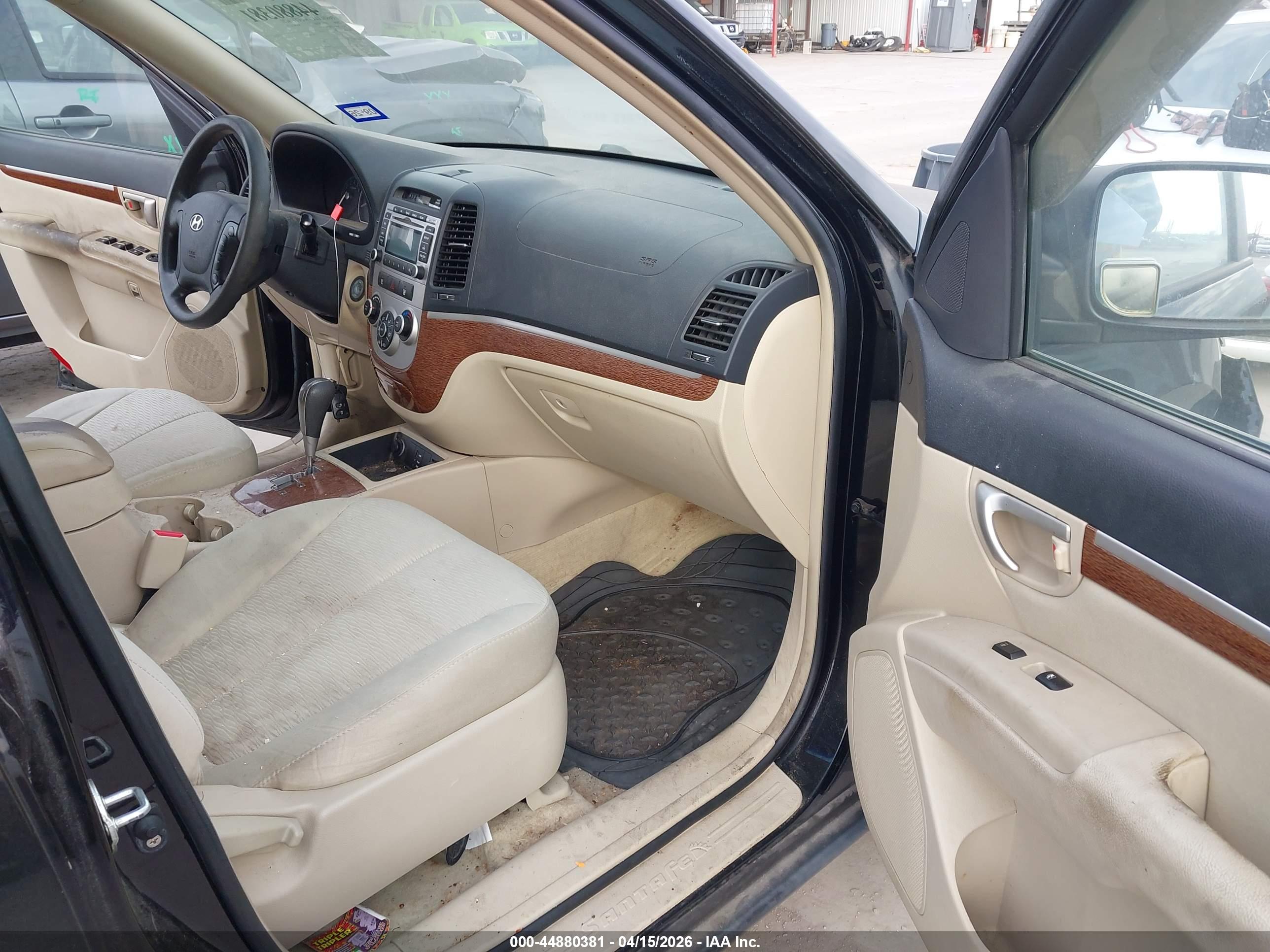 HYUNDAI SANTA image 5