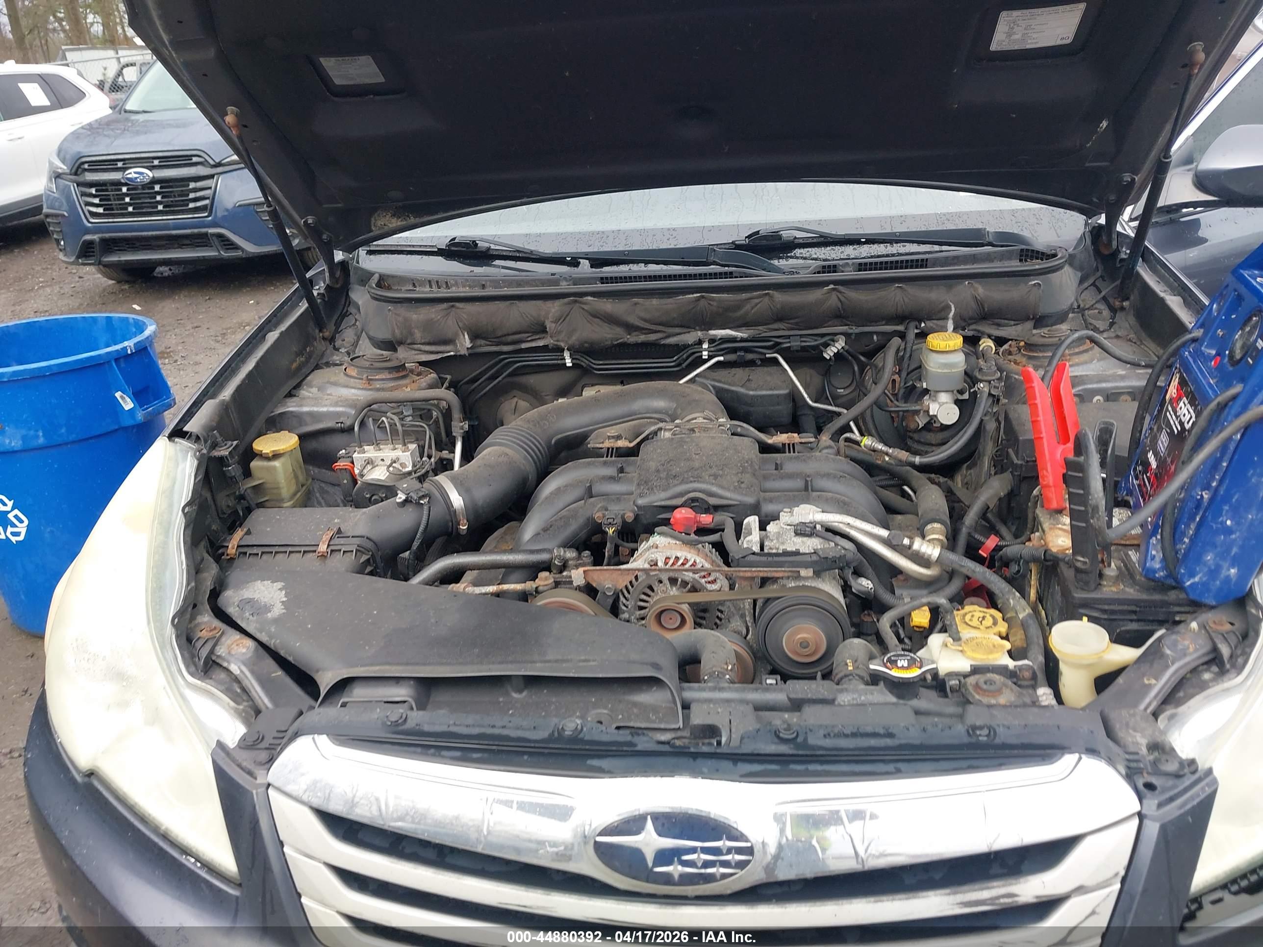 SUBARU OUTBACK image 10