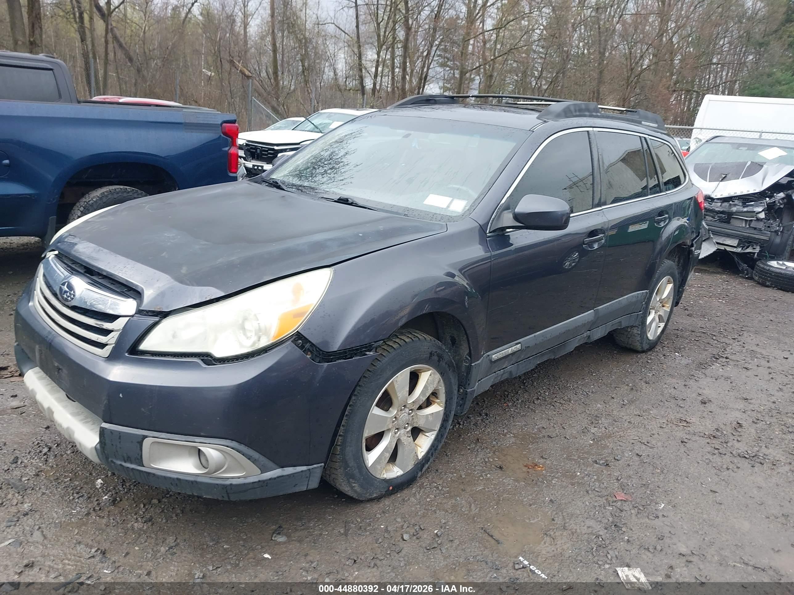 SUBARU OUTBACK image 2