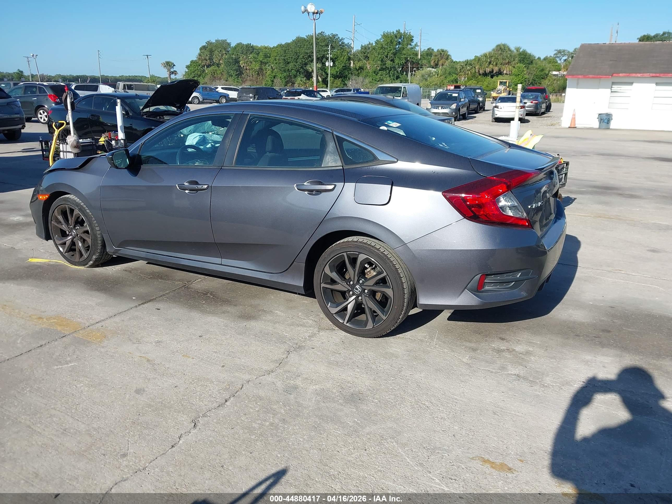 HONDA CIVIC image 3