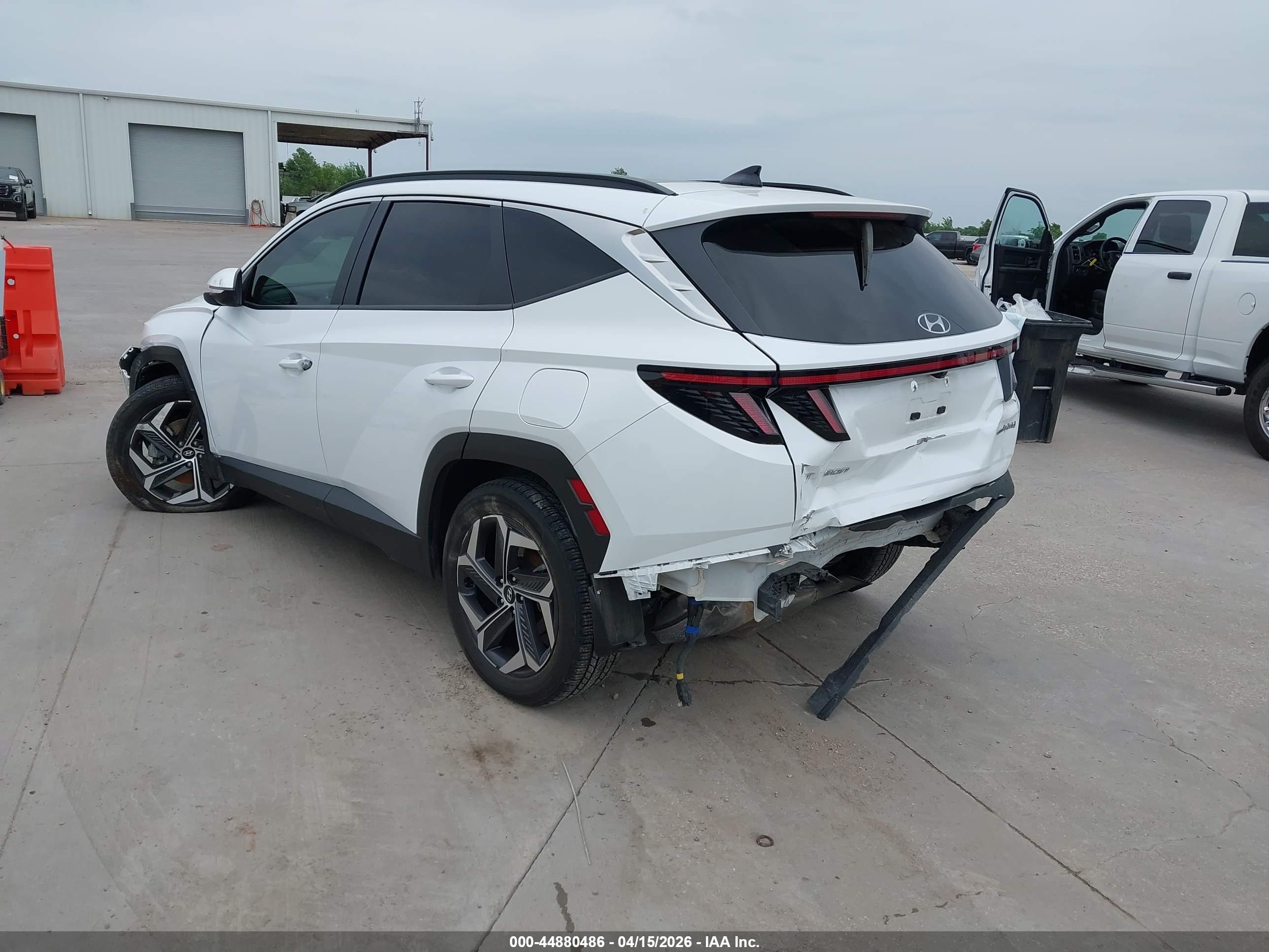 HYUNDAI TUCSON image 3